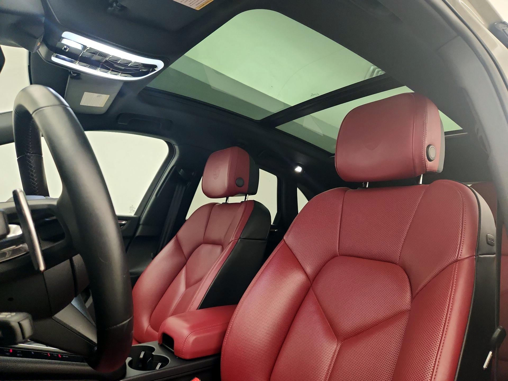 Thumbnail: 2024 Porsche Macan - 20