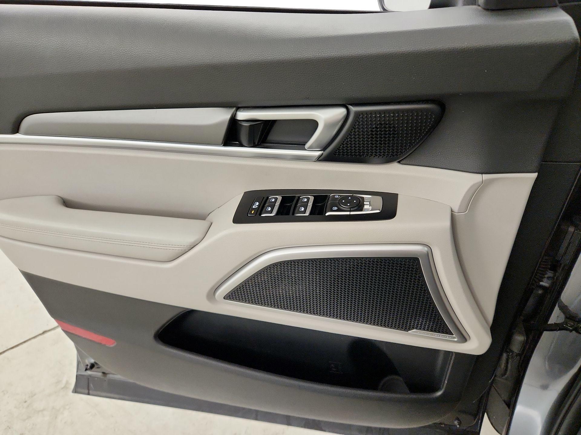 Thumbnail: 2022 Kia Telluride - 12