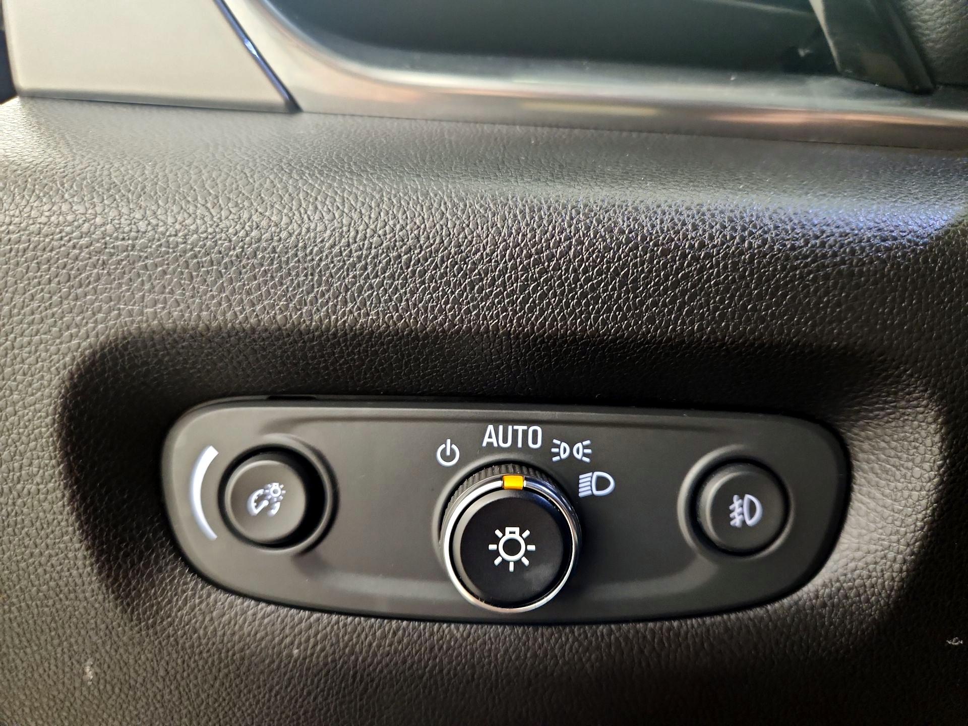 Thumbnail: 2019 Chevrolet Traverse - 13