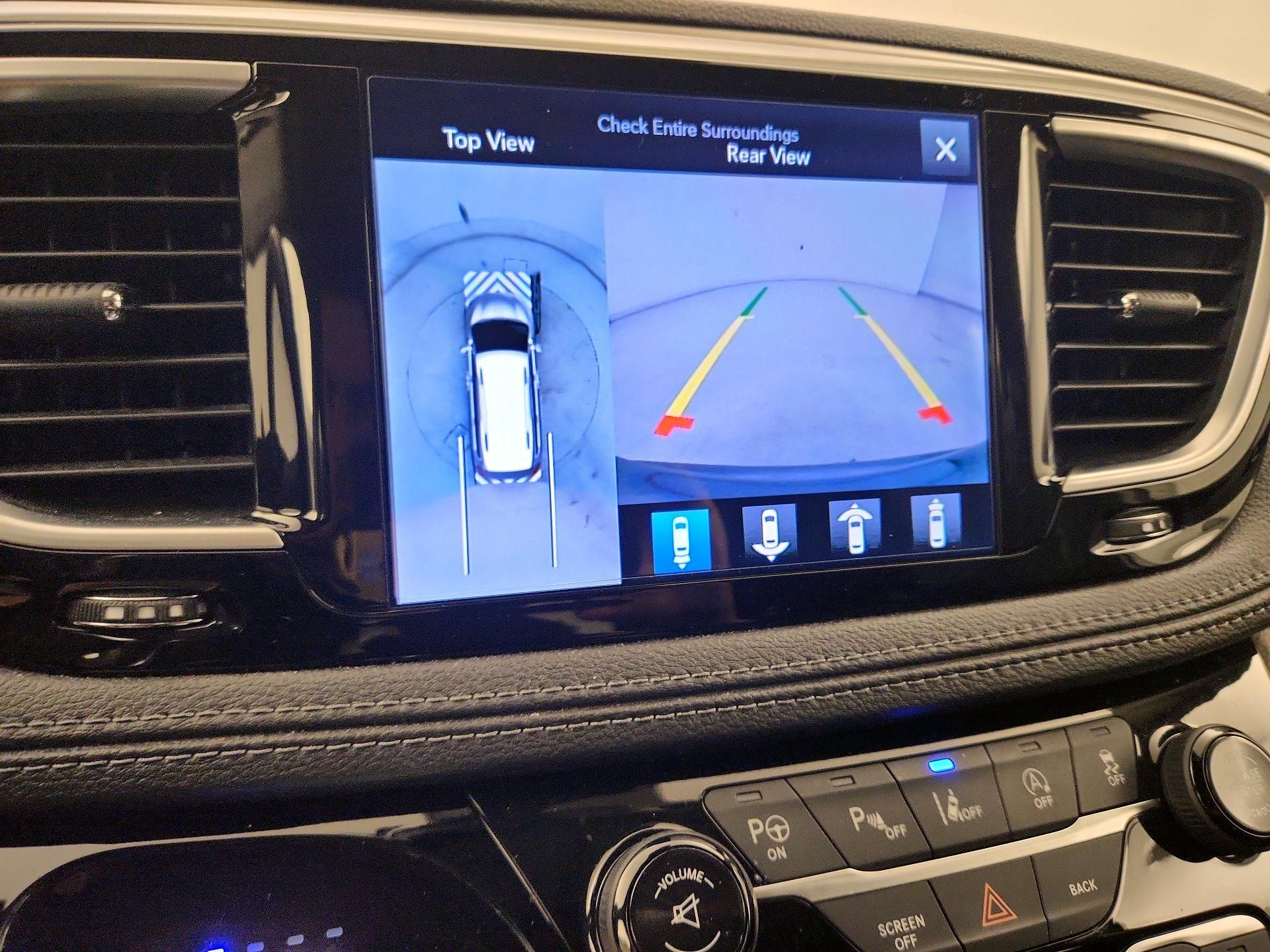 Thumbnail: 2017 Chrysler Pacifica - 15