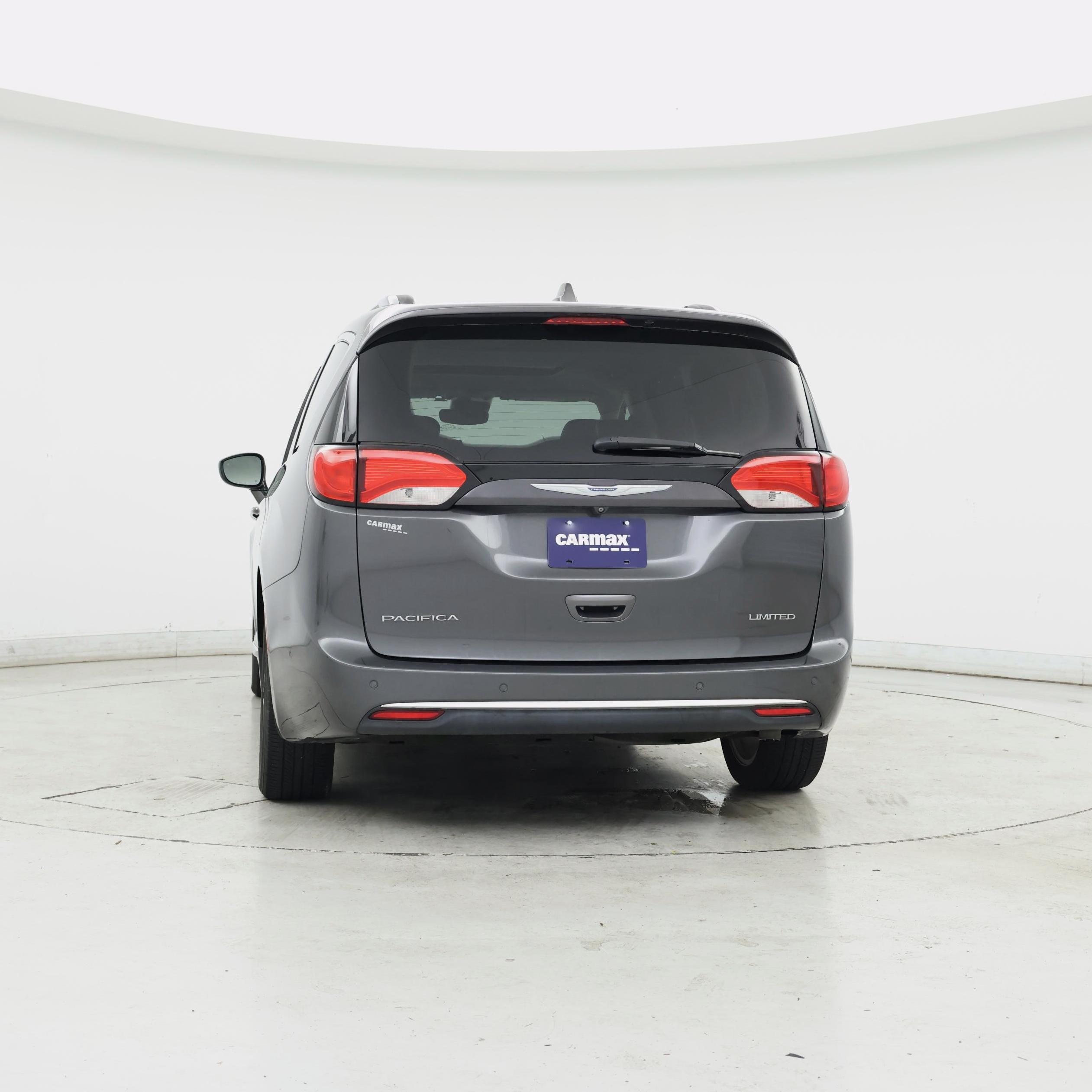 Thumbnail: 2017 Chrysler Pacifica - 6