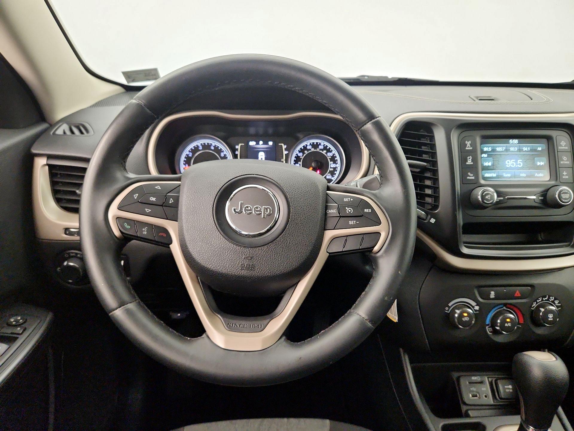 Thumbnail: 2015 Jeep Cherokee - 10