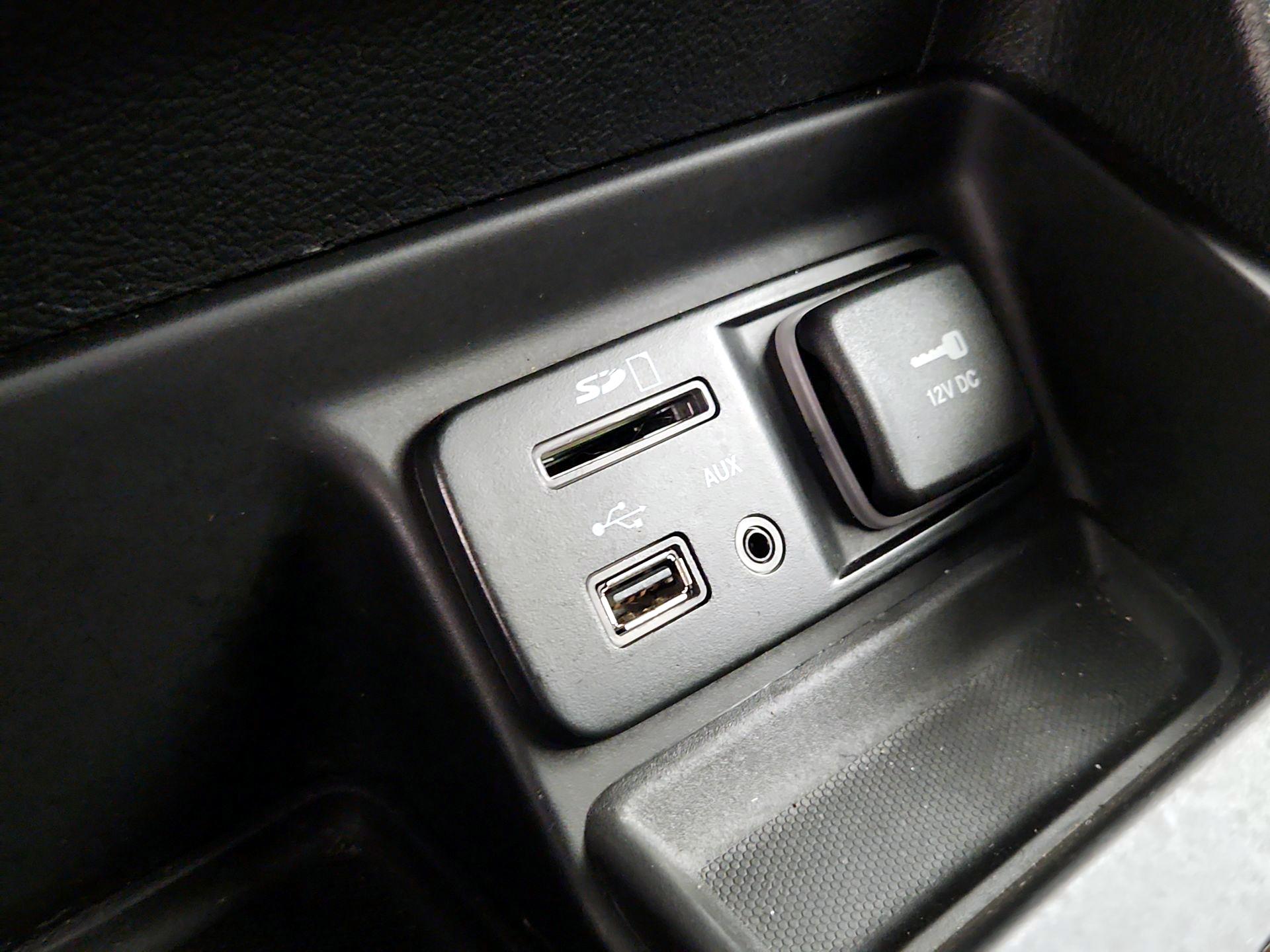 Thumbnail: 2015 Jeep Cherokee - 18