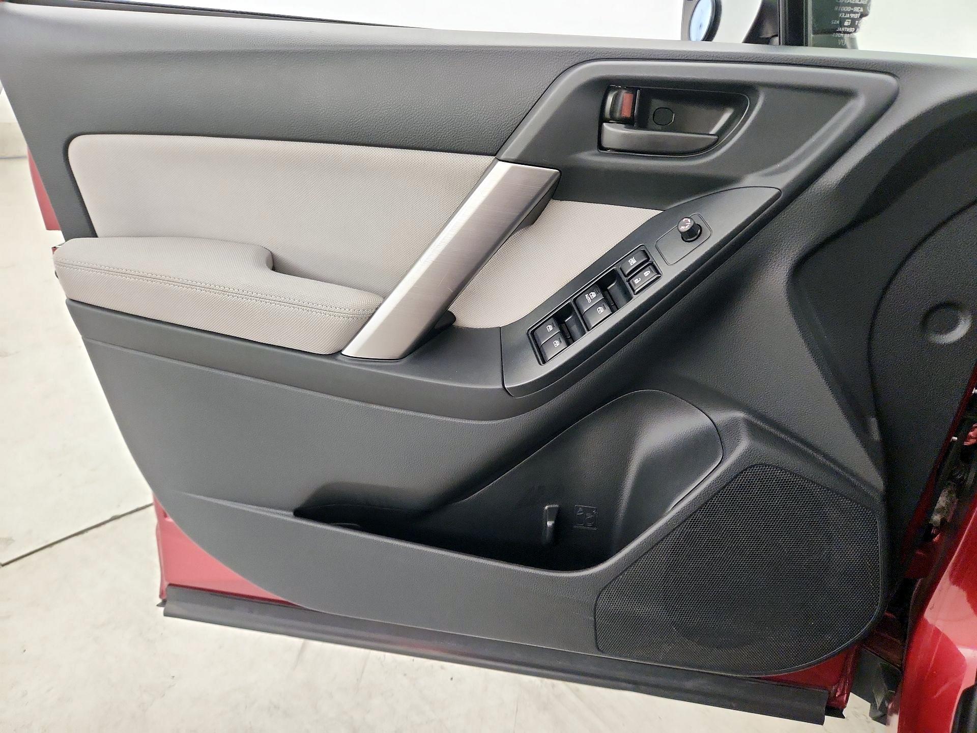 Thumbnail: 2015 Subaru Forester - 12