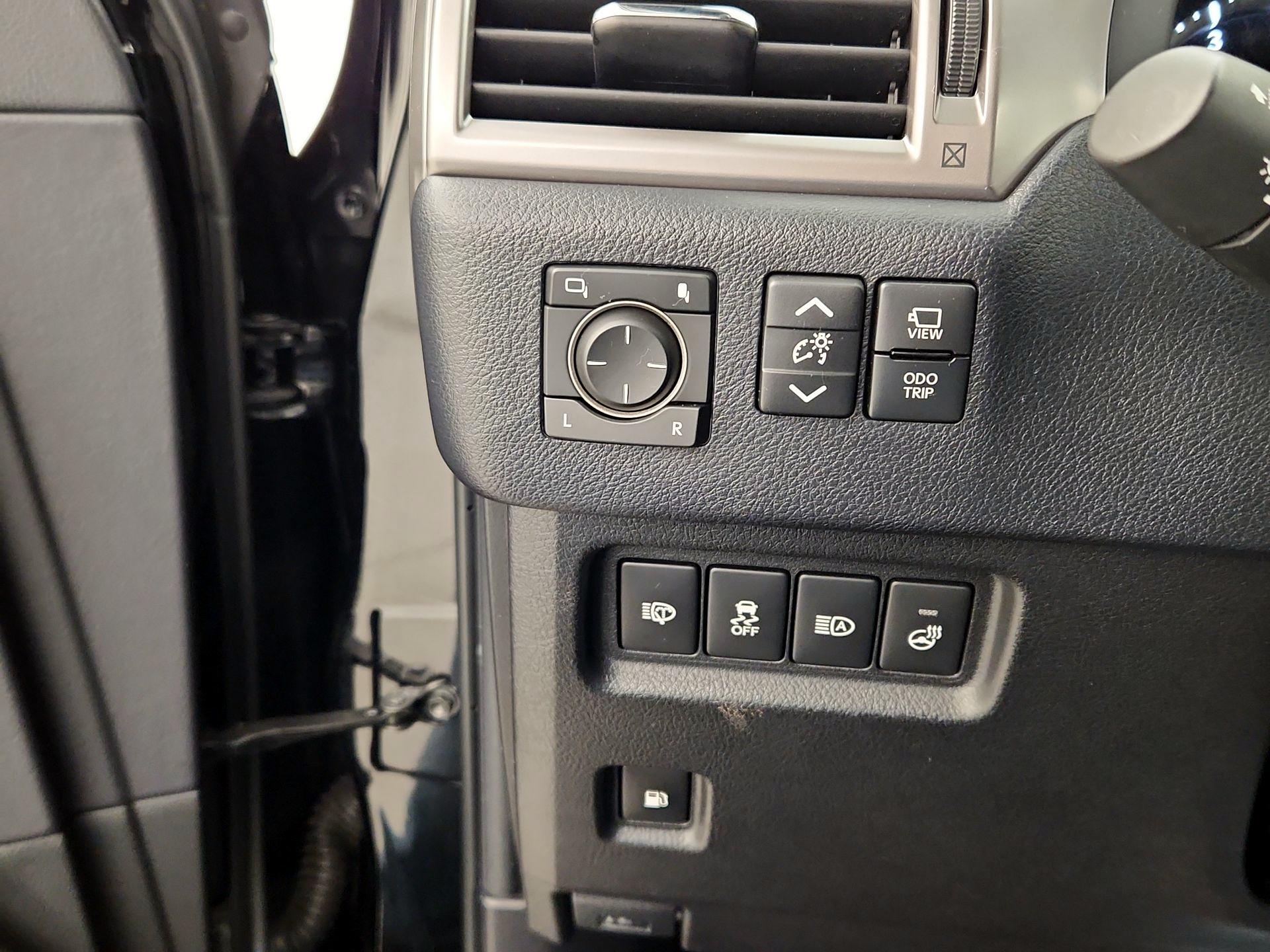 Thumbnail: 2023 Lexus GX - 13