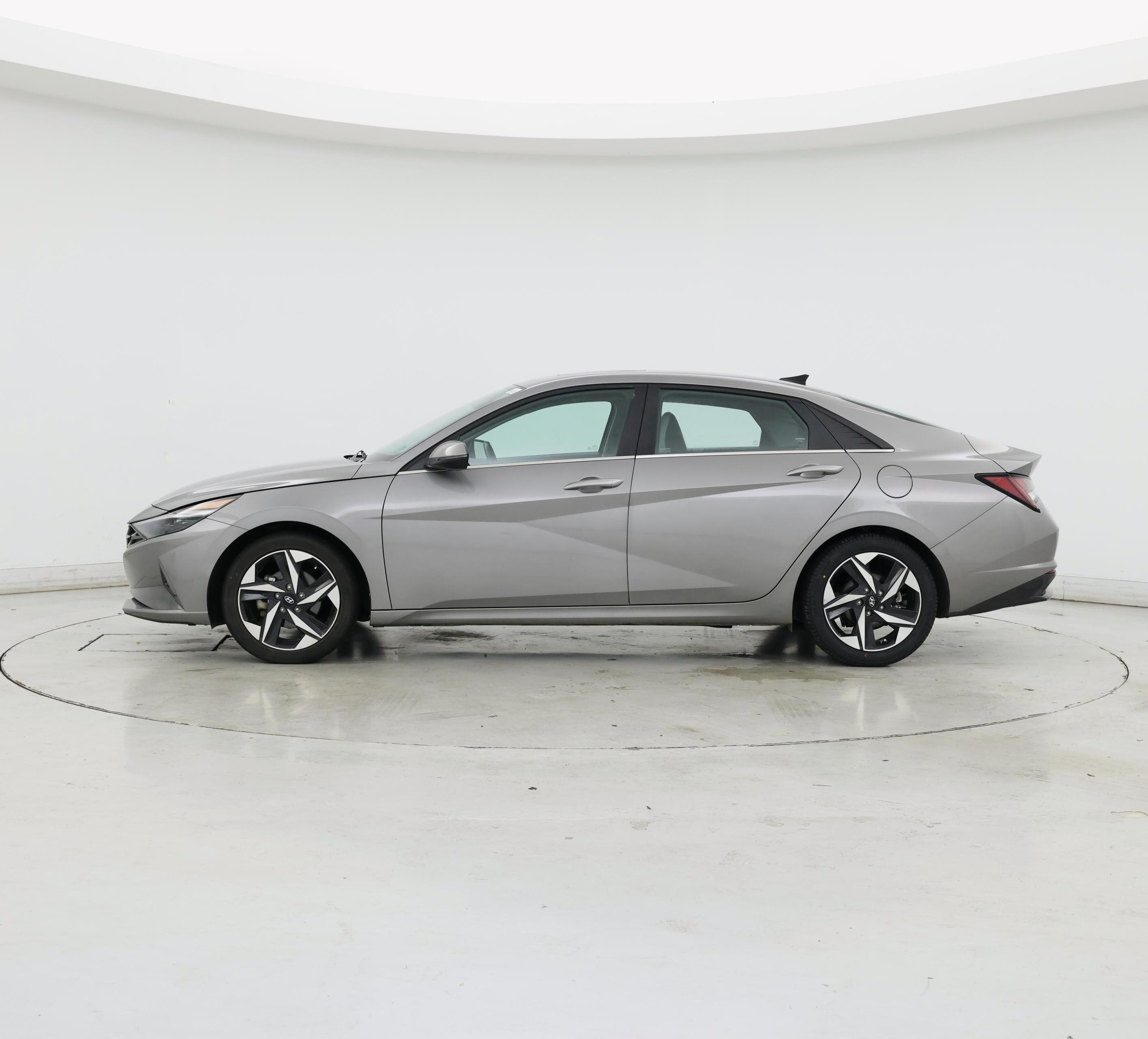 Thumbnail: 2022 Hyundai Elantra - 3