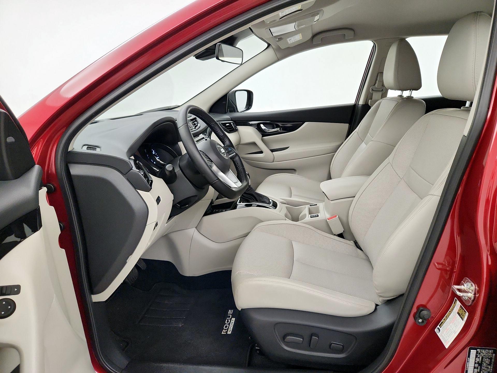 Thumbnail: 2022 Nissan Rogue Sport - 9