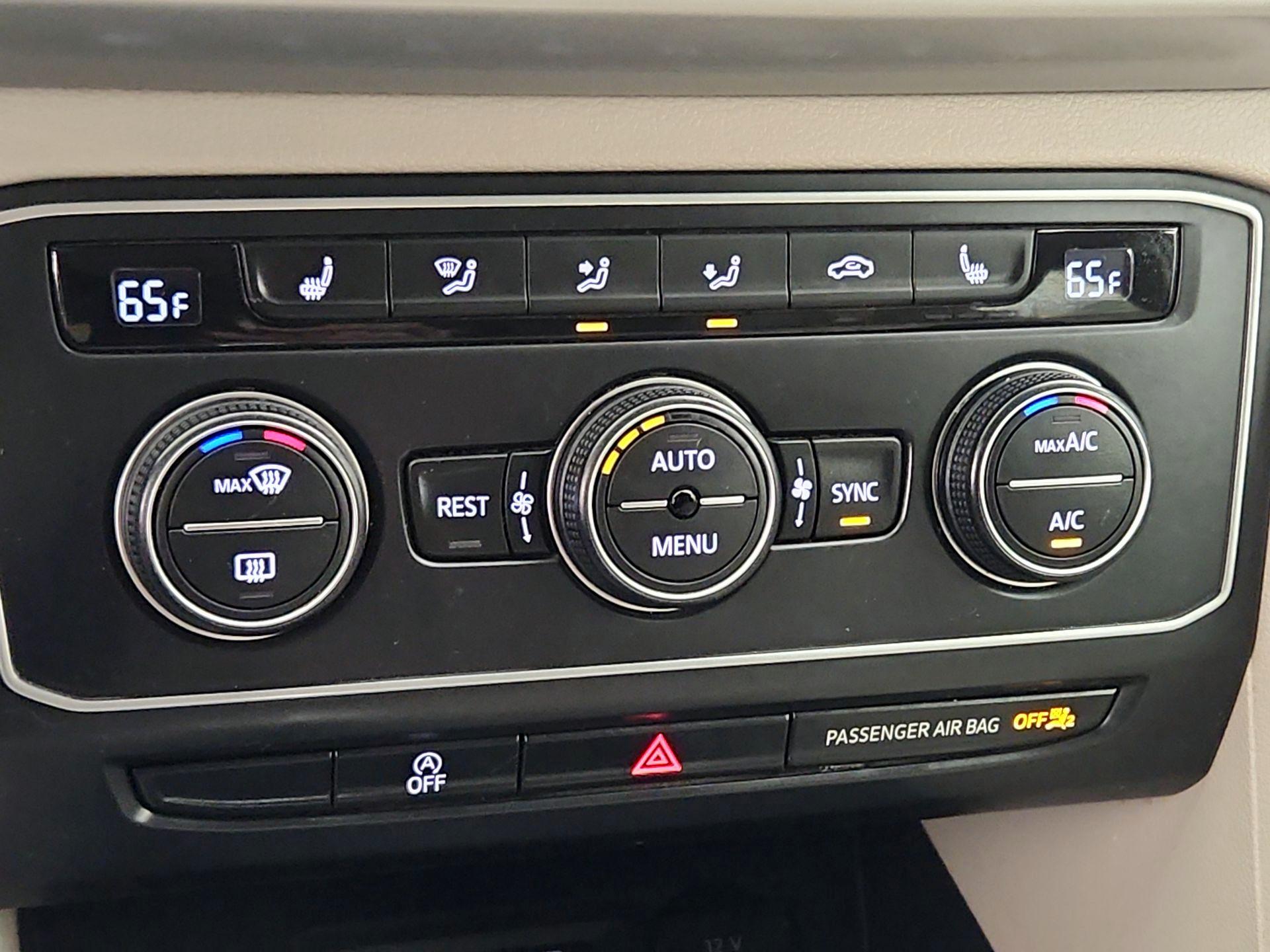 Thumbnail: 2019 Volkswagen Atlas - 16