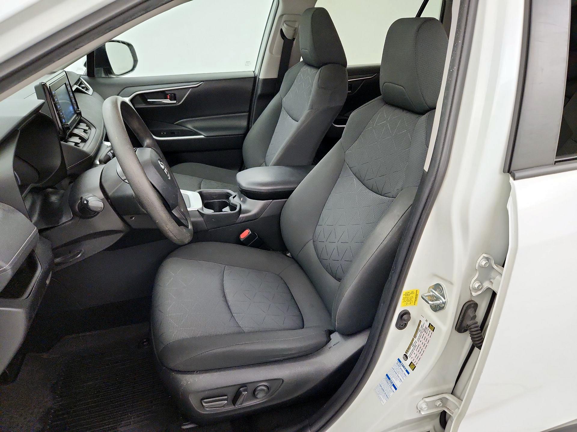Thumbnail: 2021 Toyota RAV4 - 9