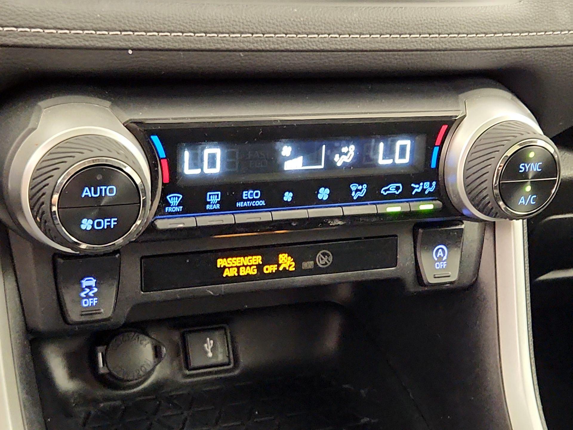 Thumbnail: 2021 Toyota RAV4 - 14