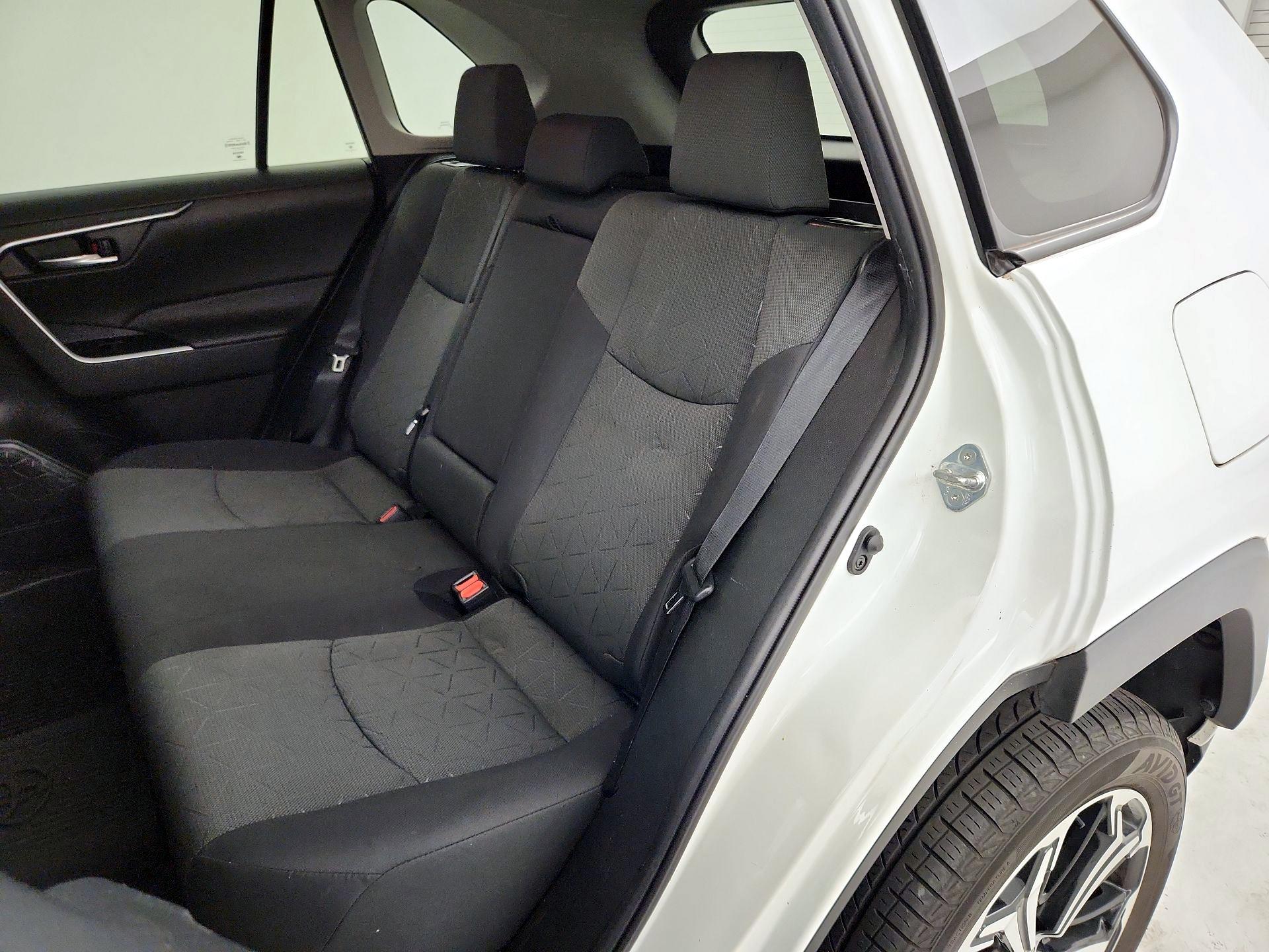 Thumbnail: 2021 Toyota RAV4 - 18