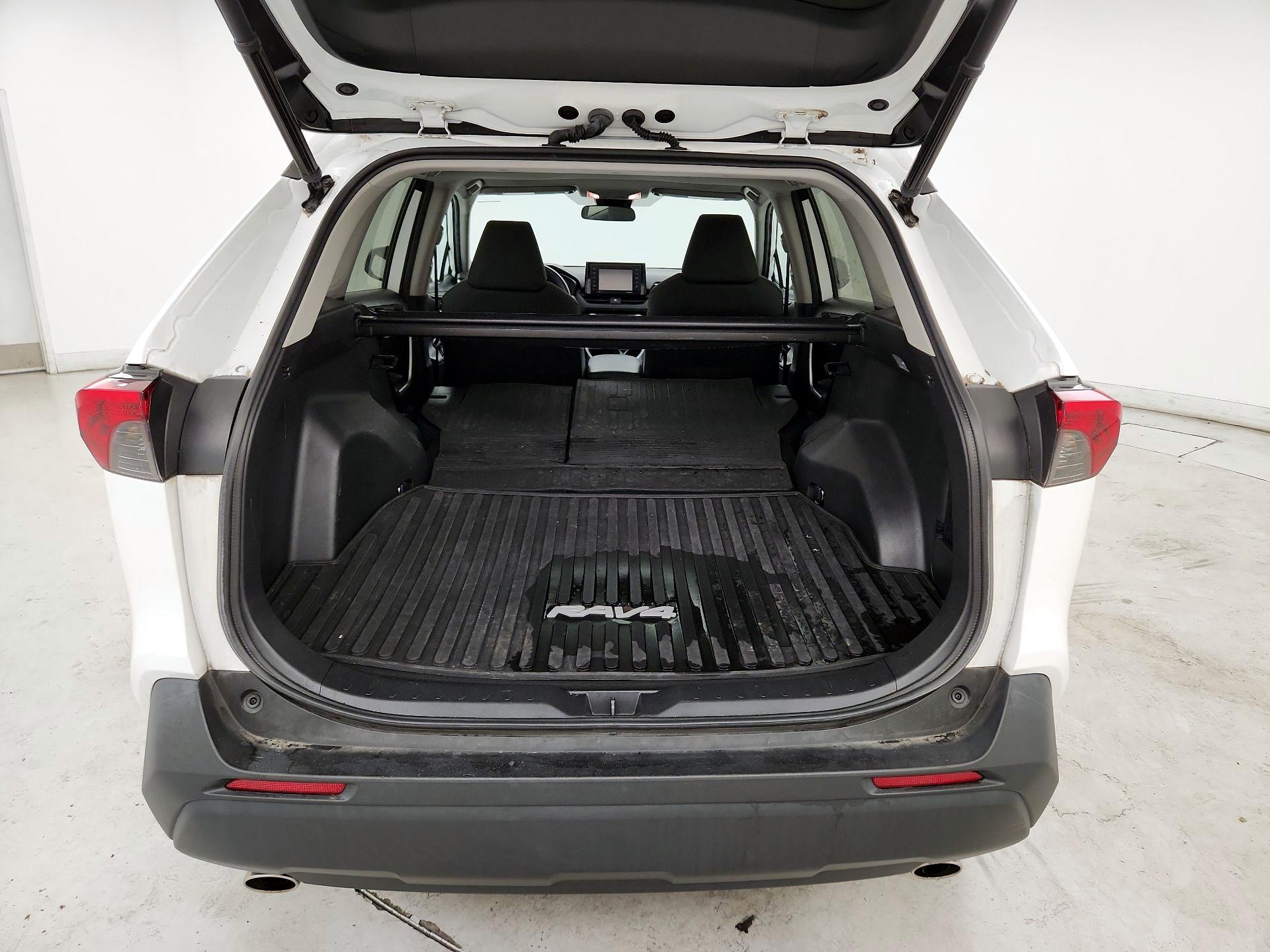 Thumbnail: 2021 Toyota RAV4 - 20