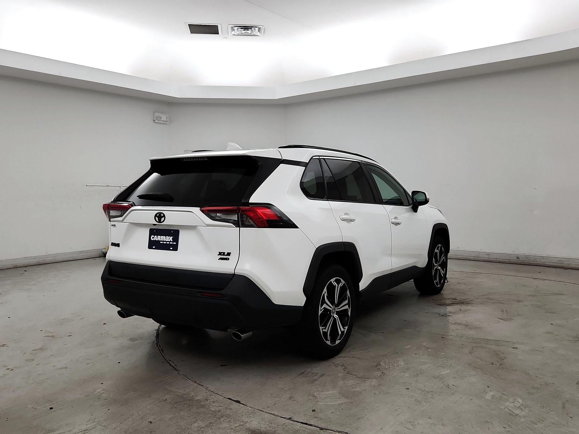 Thumbnail: 2021 Toyota RAV4 - 5
