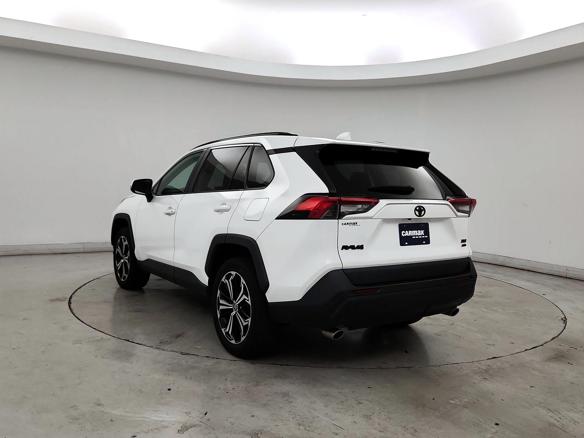 Thumbnail: 2021 Toyota RAV4 - 7