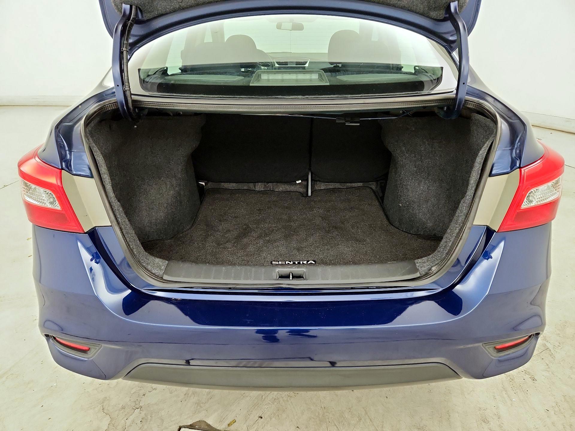 Thumbnail: 2017 Nissan Sentra - 20