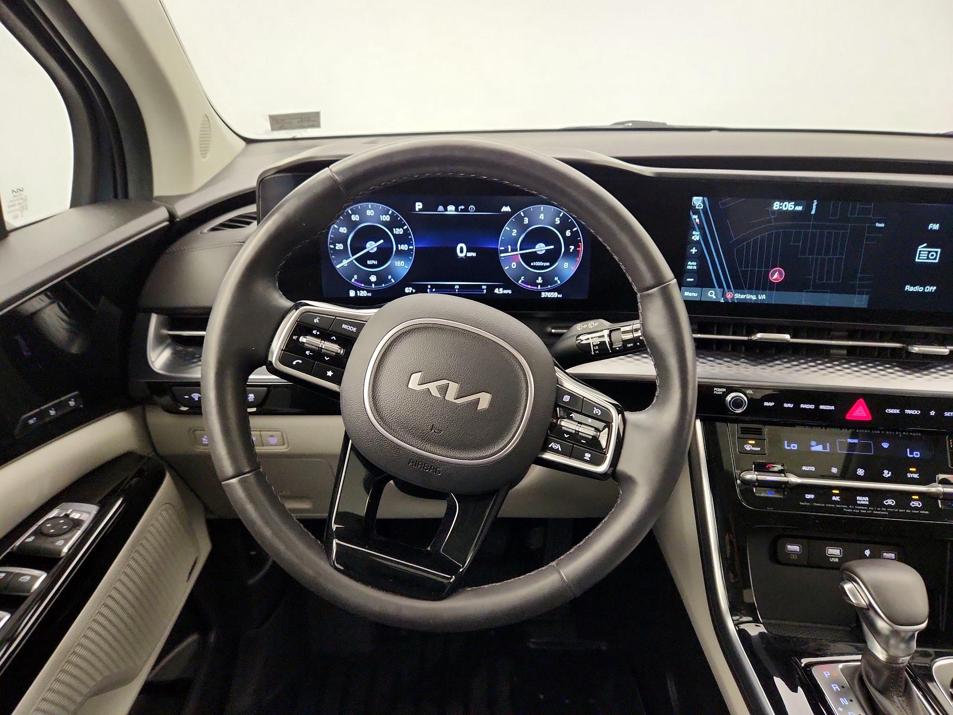 Thumbnail: 2023 Kia Carnival - 10