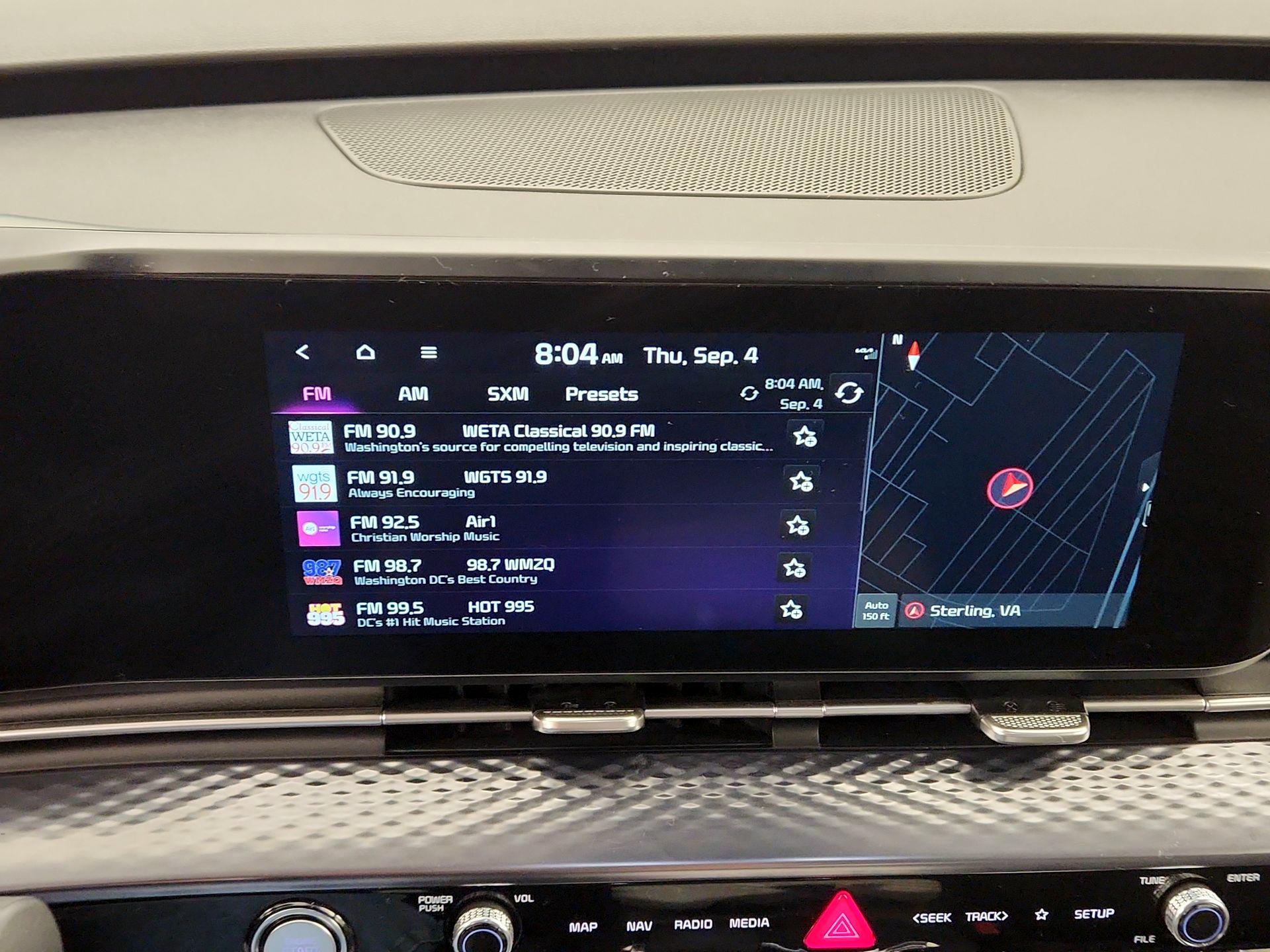 Thumbnail: 2023 Kia Carnival - 16