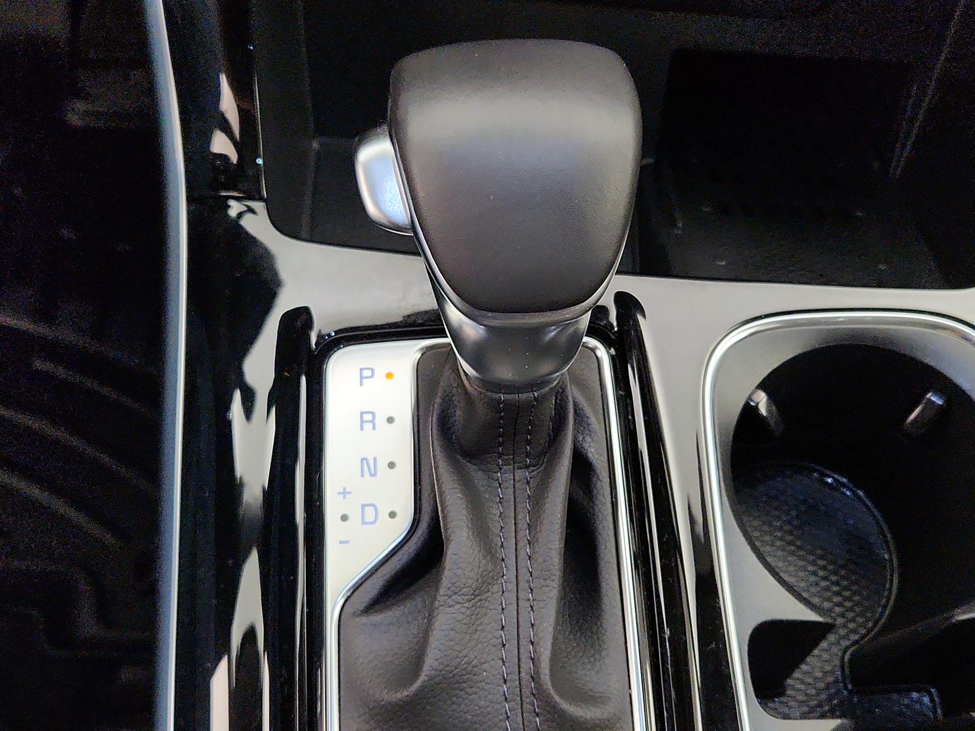 Thumbnail: 2023 Kia Carnival - 18