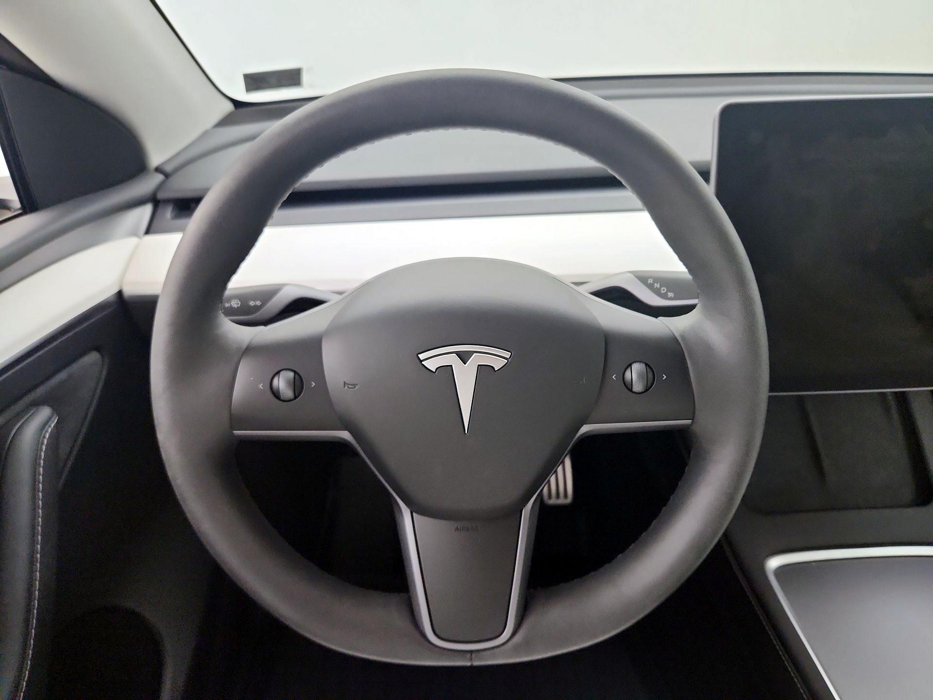 Thumbnail: 2023 Tesla Model Y - 10