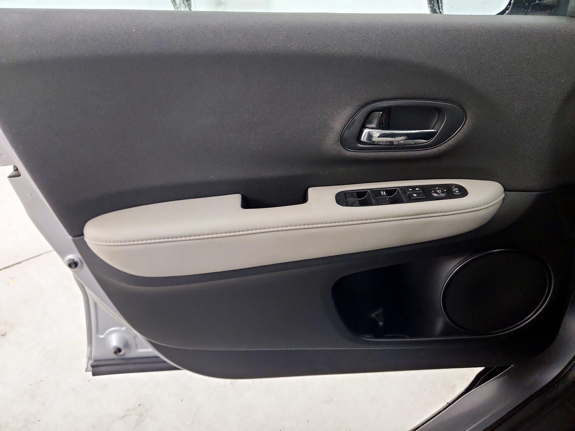 Thumbnail: 2019 Honda HR-V - 12