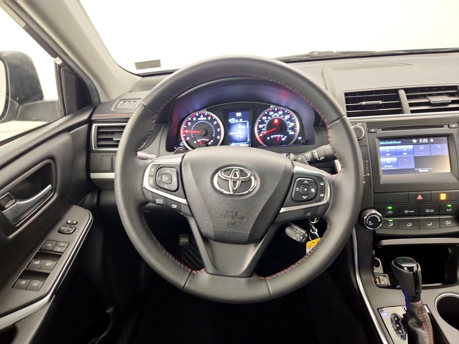 Thumbnail: 2017 Toyota Camry - 10