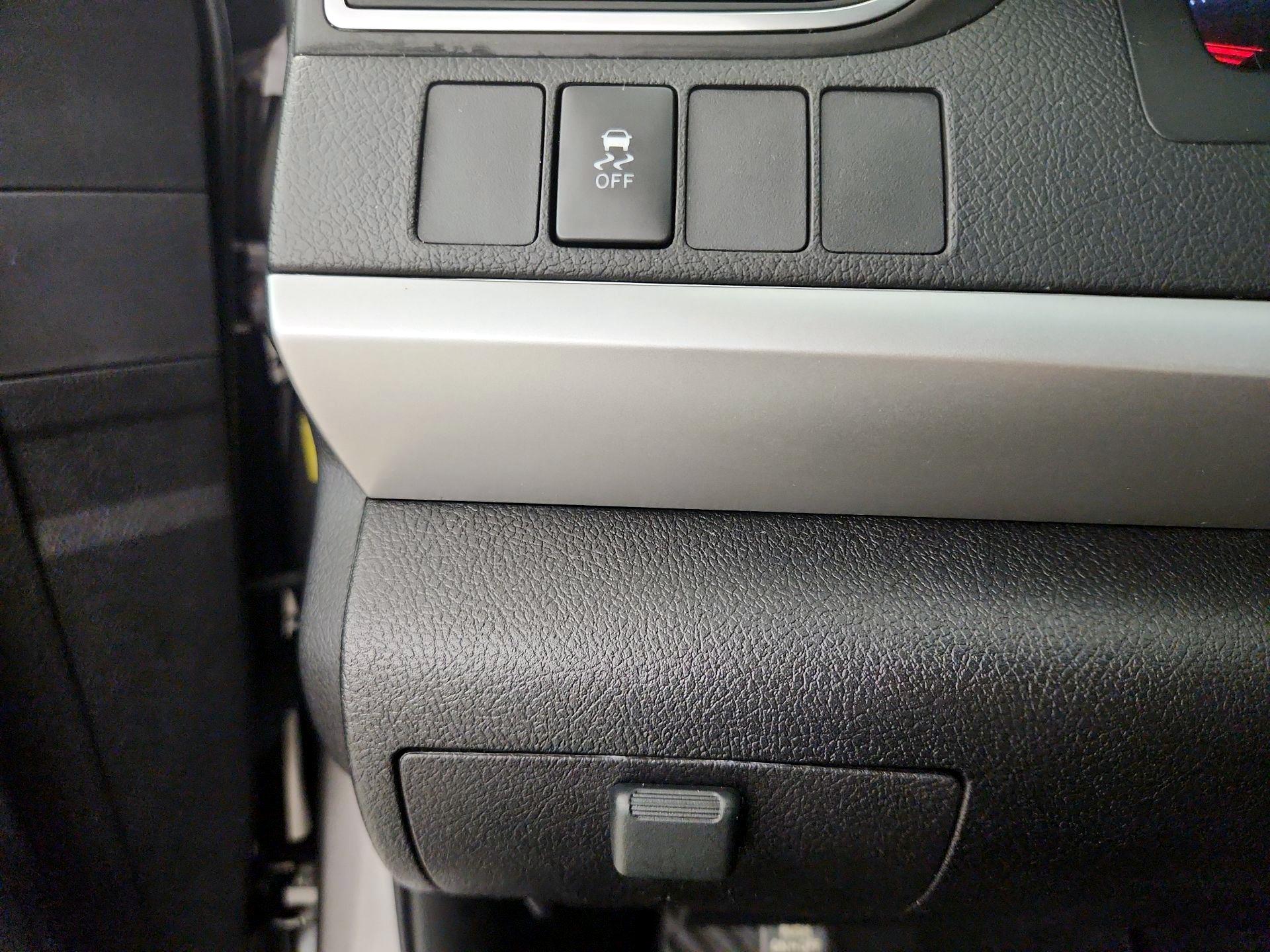 Thumbnail: 2017 Toyota Camry - 13