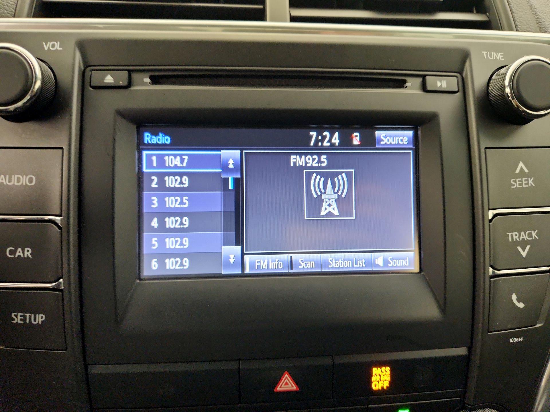 Thumbnail: 2017 Toyota Camry - 15