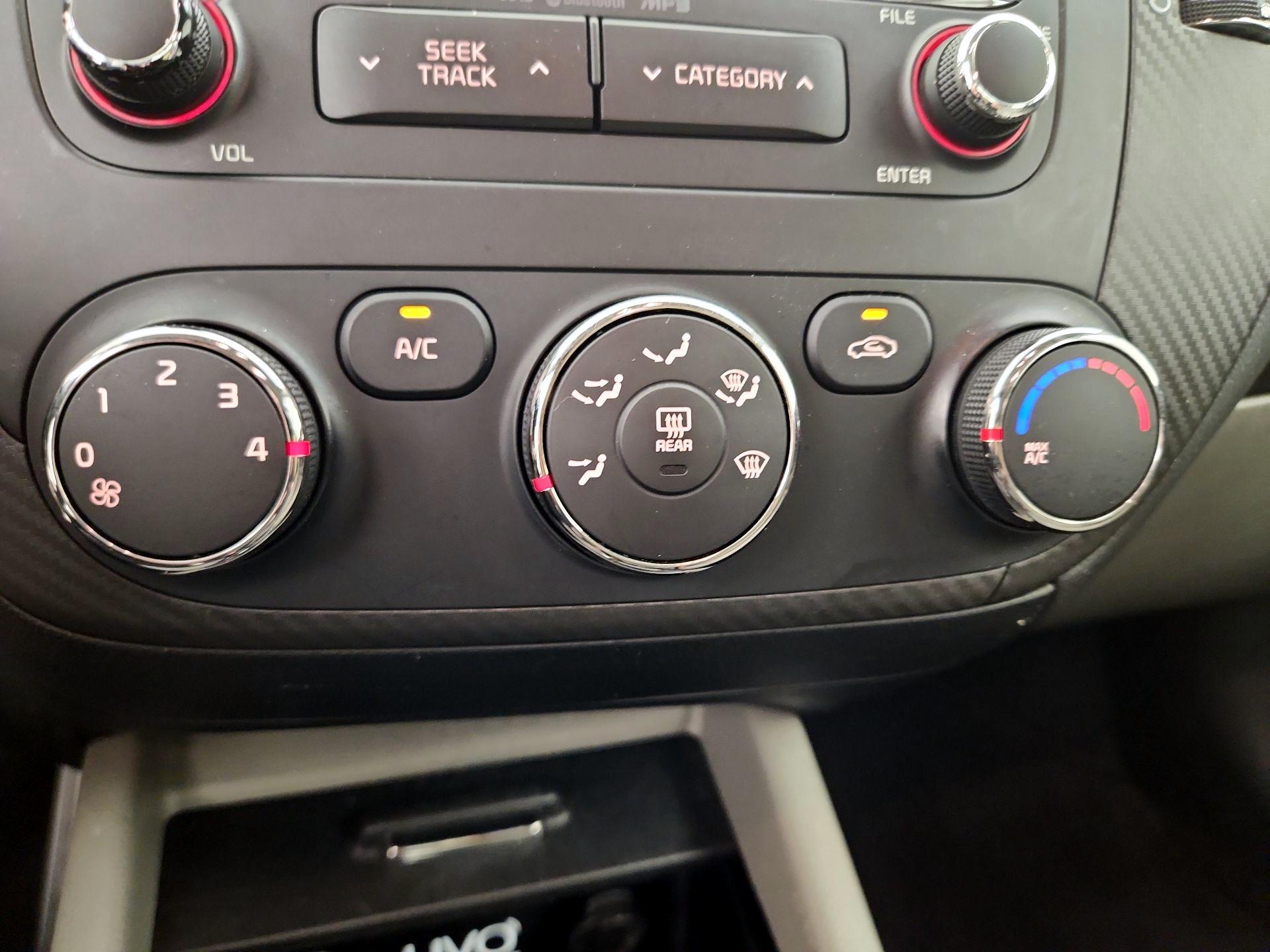 Thumbnail: 2015 Kia Forte - 16