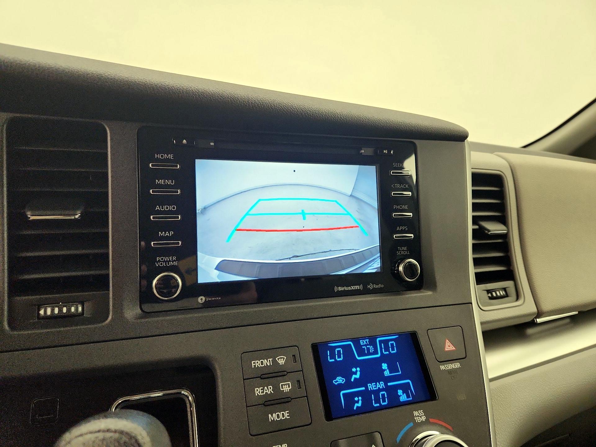Thumbnail: 2020 Toyota Sienna - 14