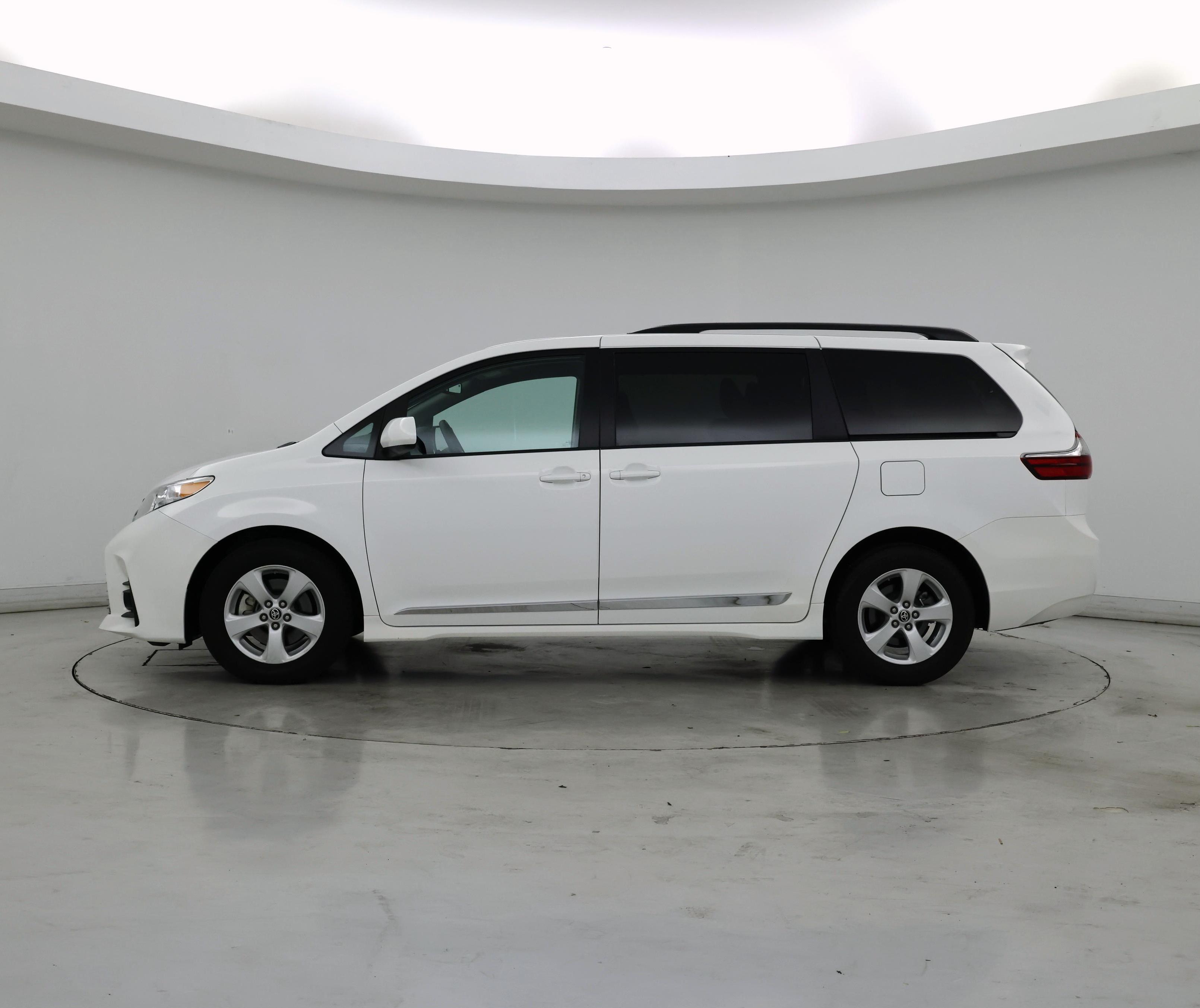 Thumbnail: 2020 Toyota Sienna - 3