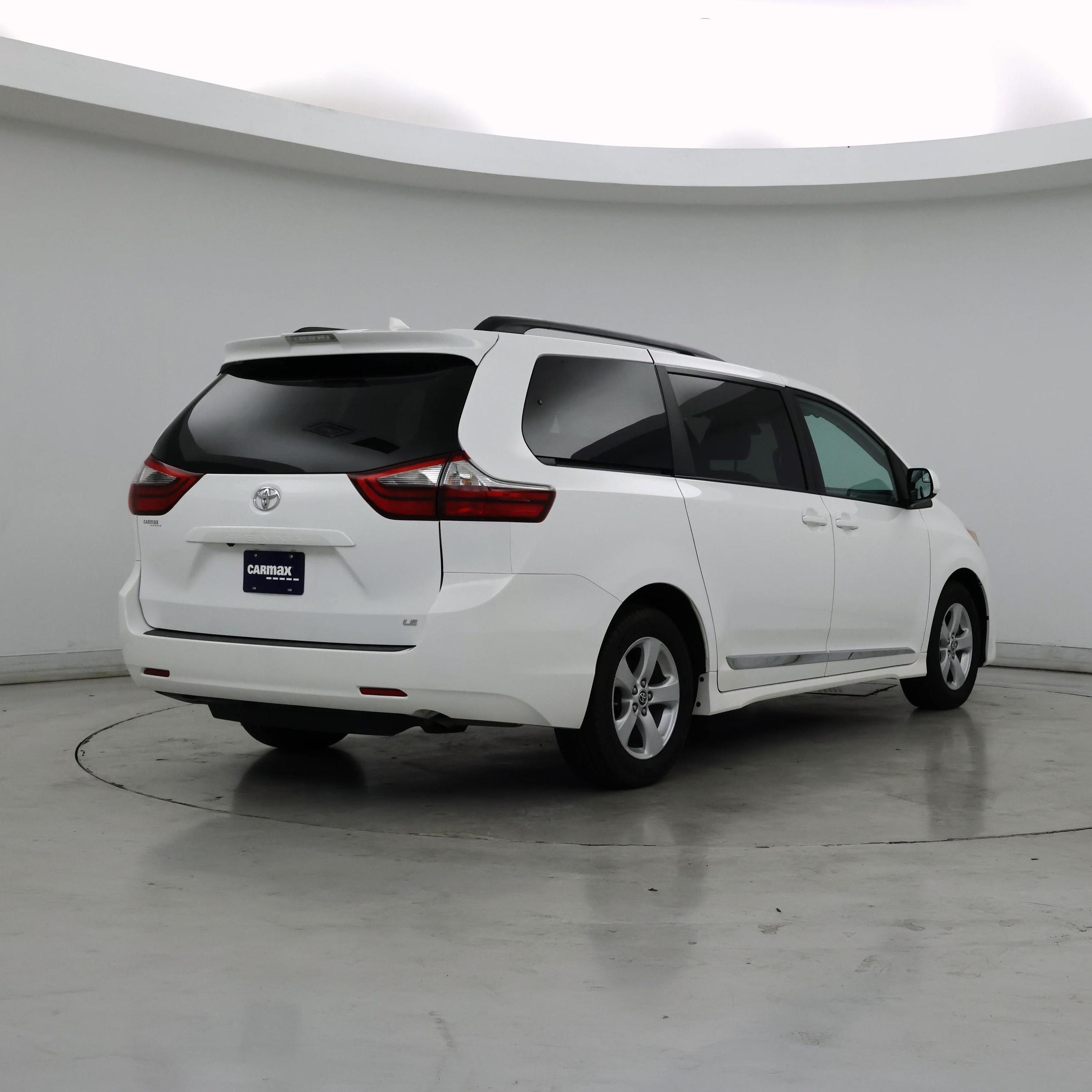 Thumbnail: 2020 Toyota Sienna - 8