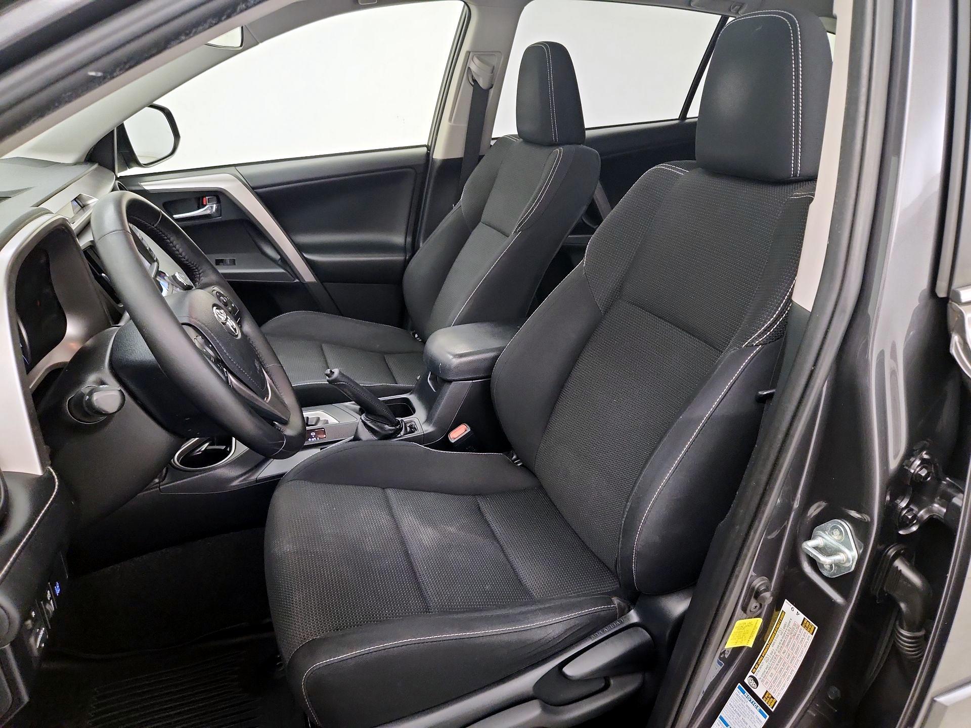 Thumbnail: 2018 Toyota RAV4 - 11