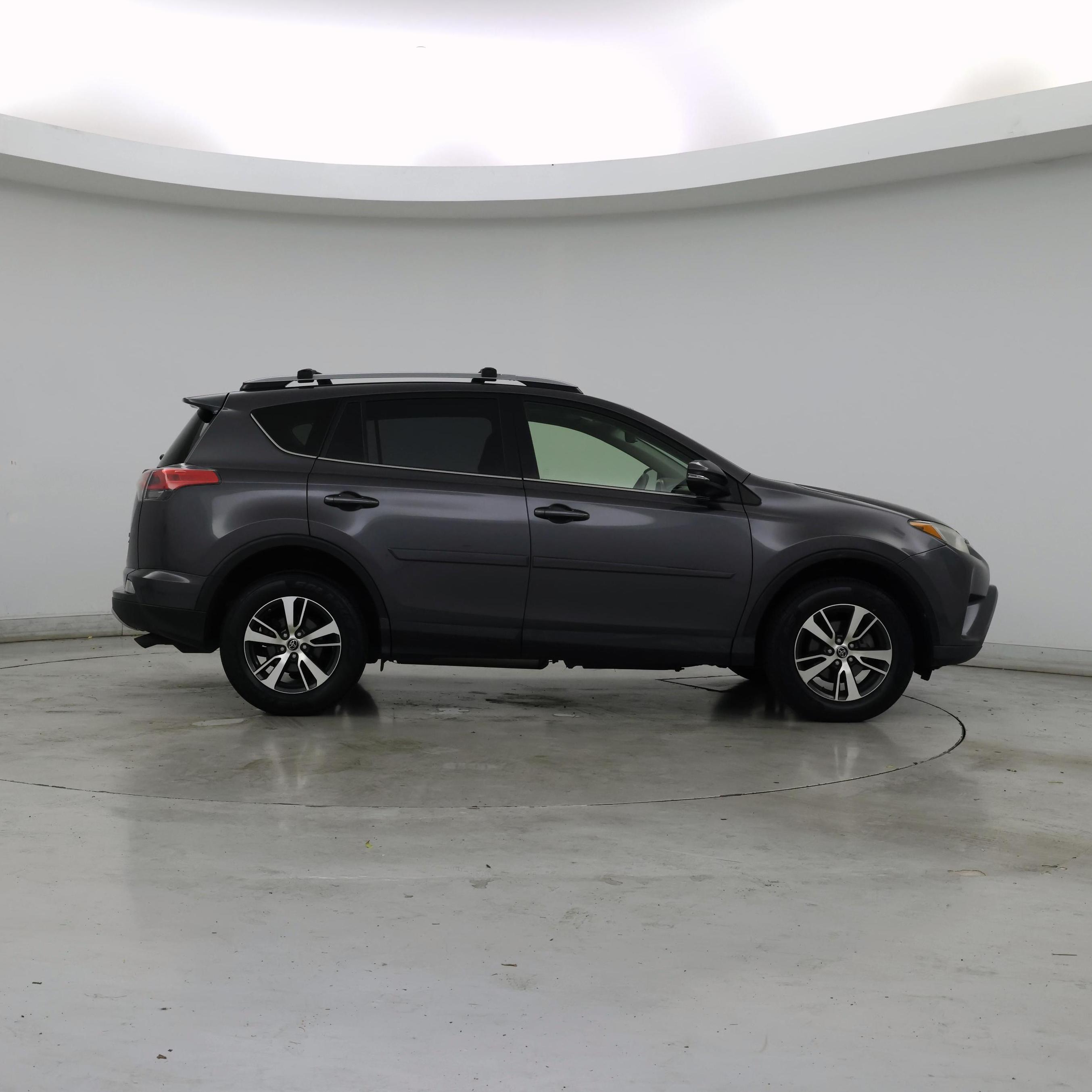 Thumbnail: 2018 Toyota RAV4 - 7