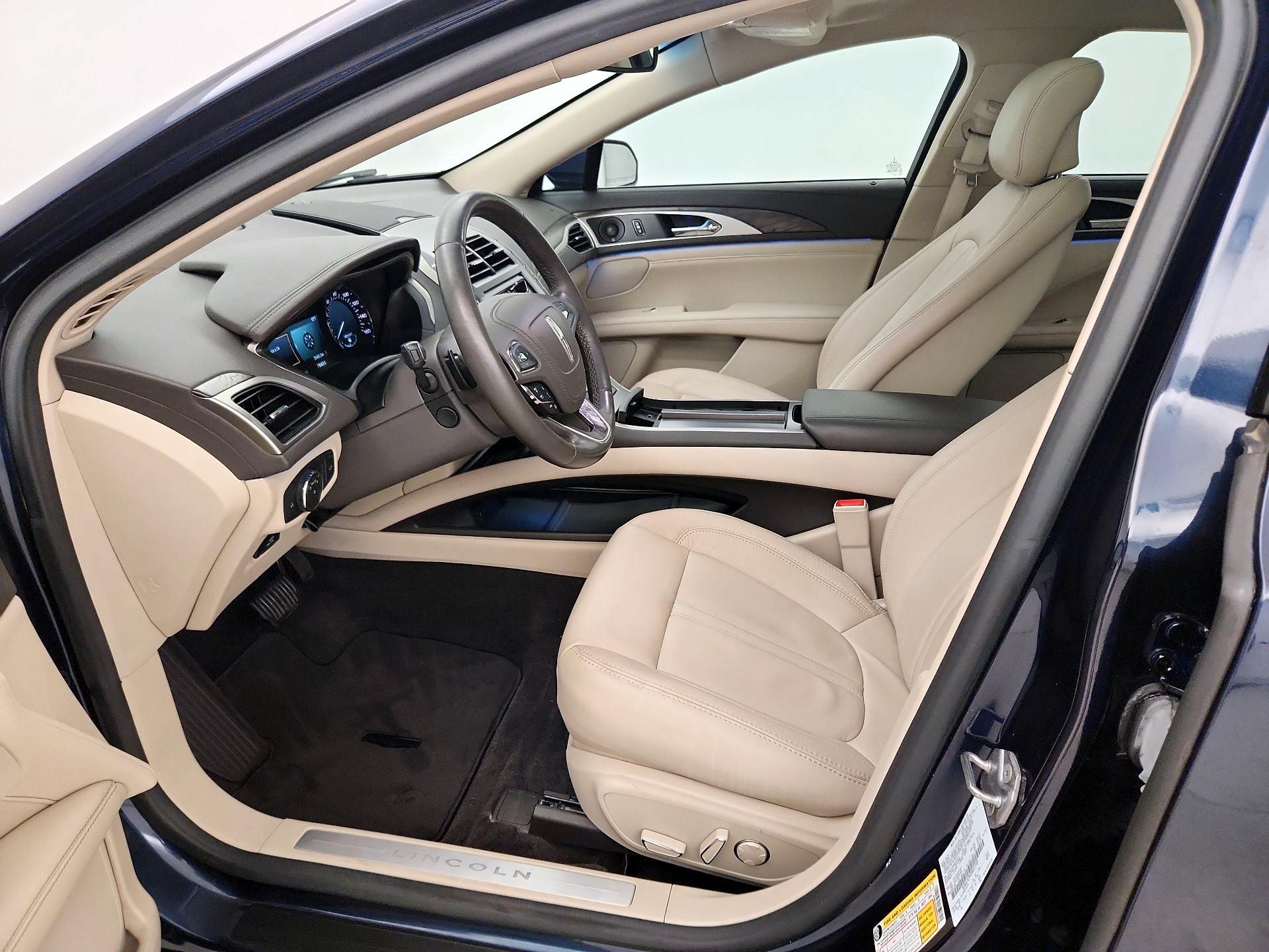 Thumbnail: 2017 Lincoln MKZ - 11