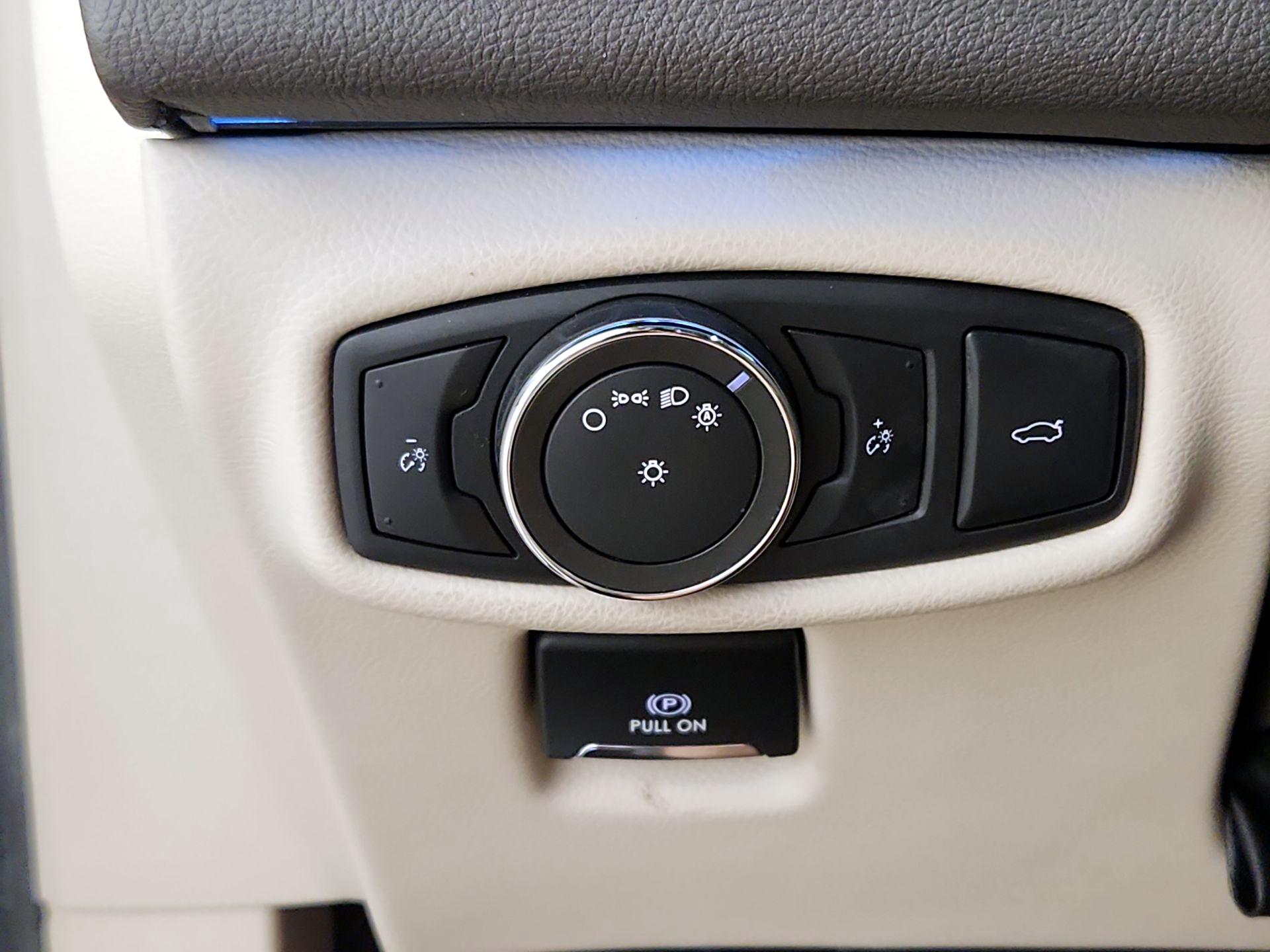 Thumbnail: 2017 Lincoln MKZ - 13