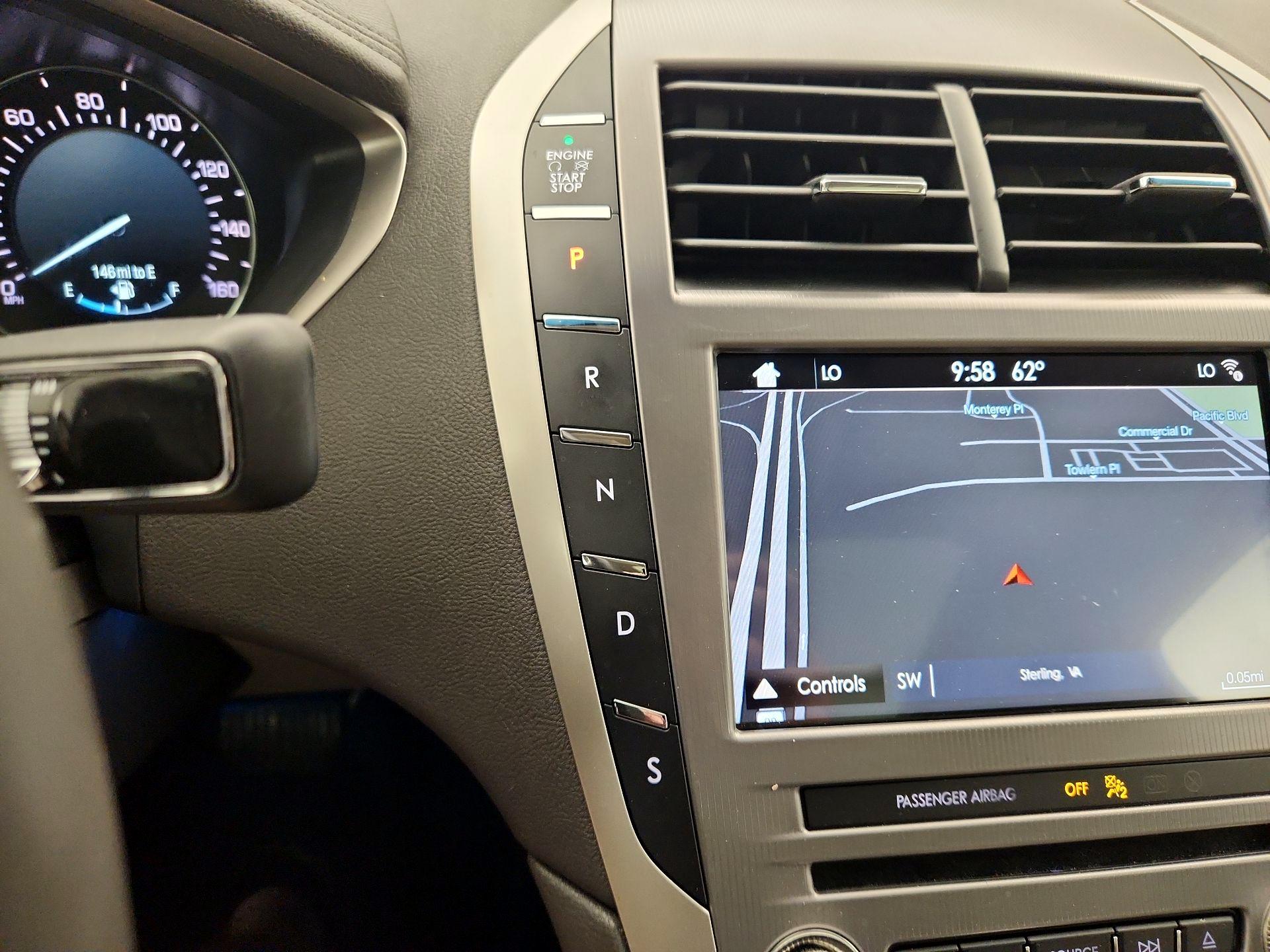 Thumbnail: 2017 Lincoln MKZ - 17