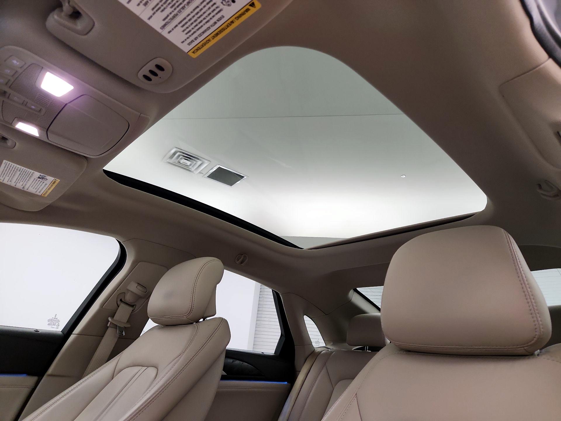 Thumbnail: 2017 Lincoln MKZ - 19