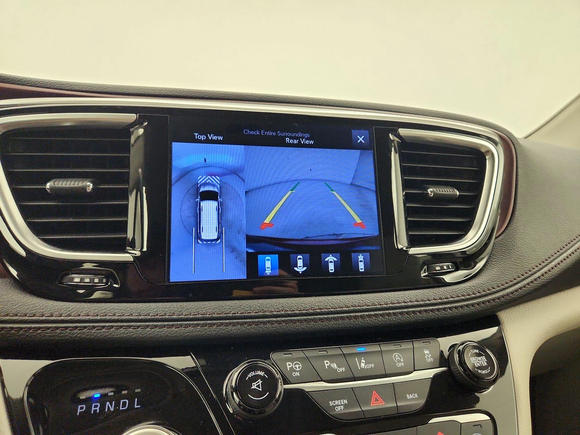 Thumbnail: 2017 Chrysler Pacifica - 14