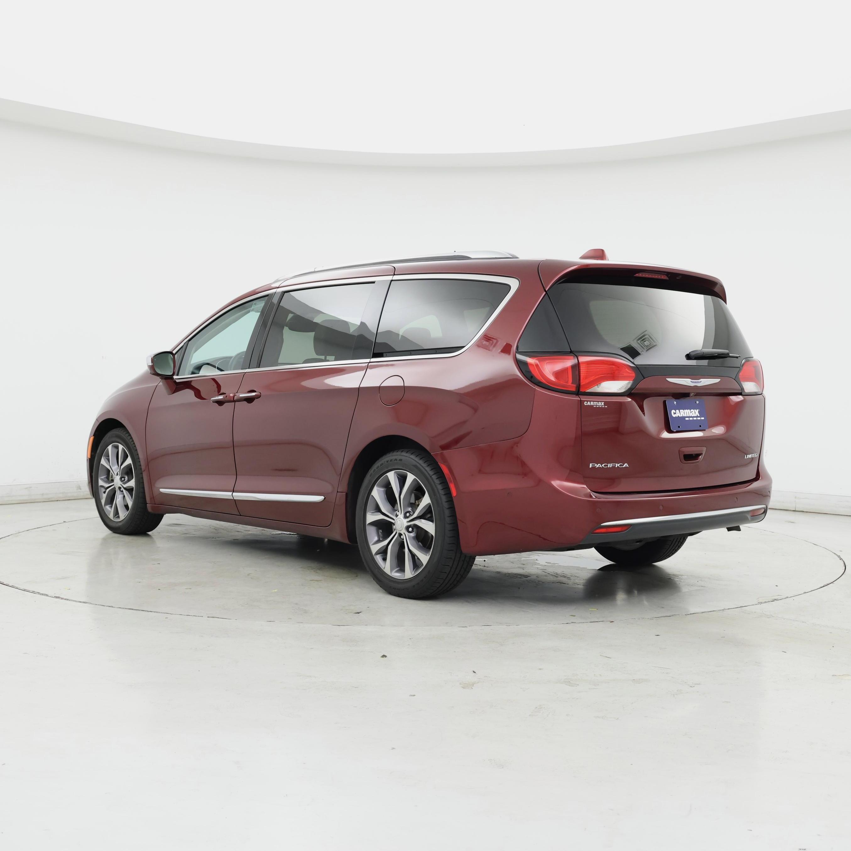 Thumbnail: 2017 Chrysler Pacifica - 2