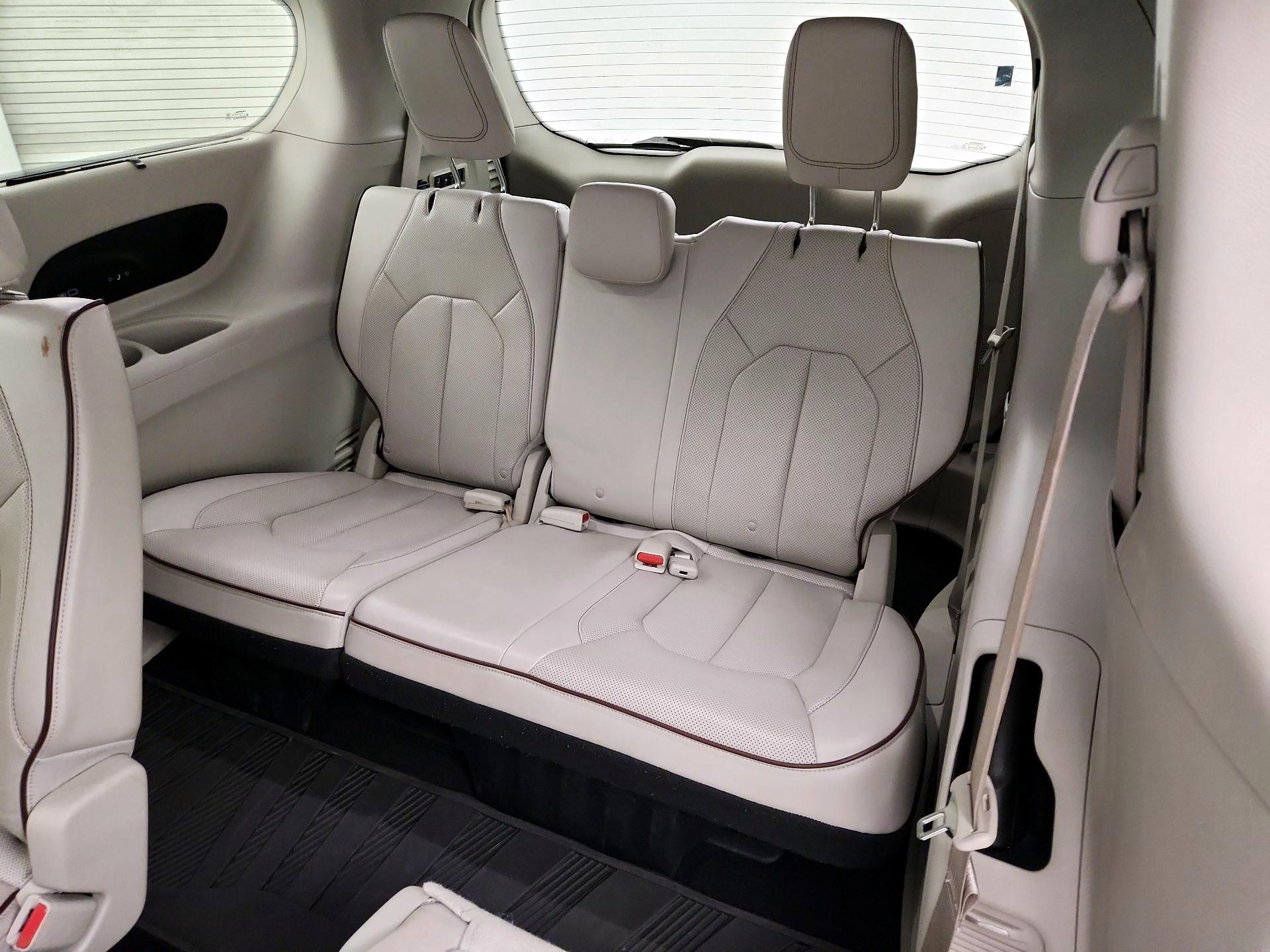 Thumbnail: 2017 Chrysler Pacifica - 20