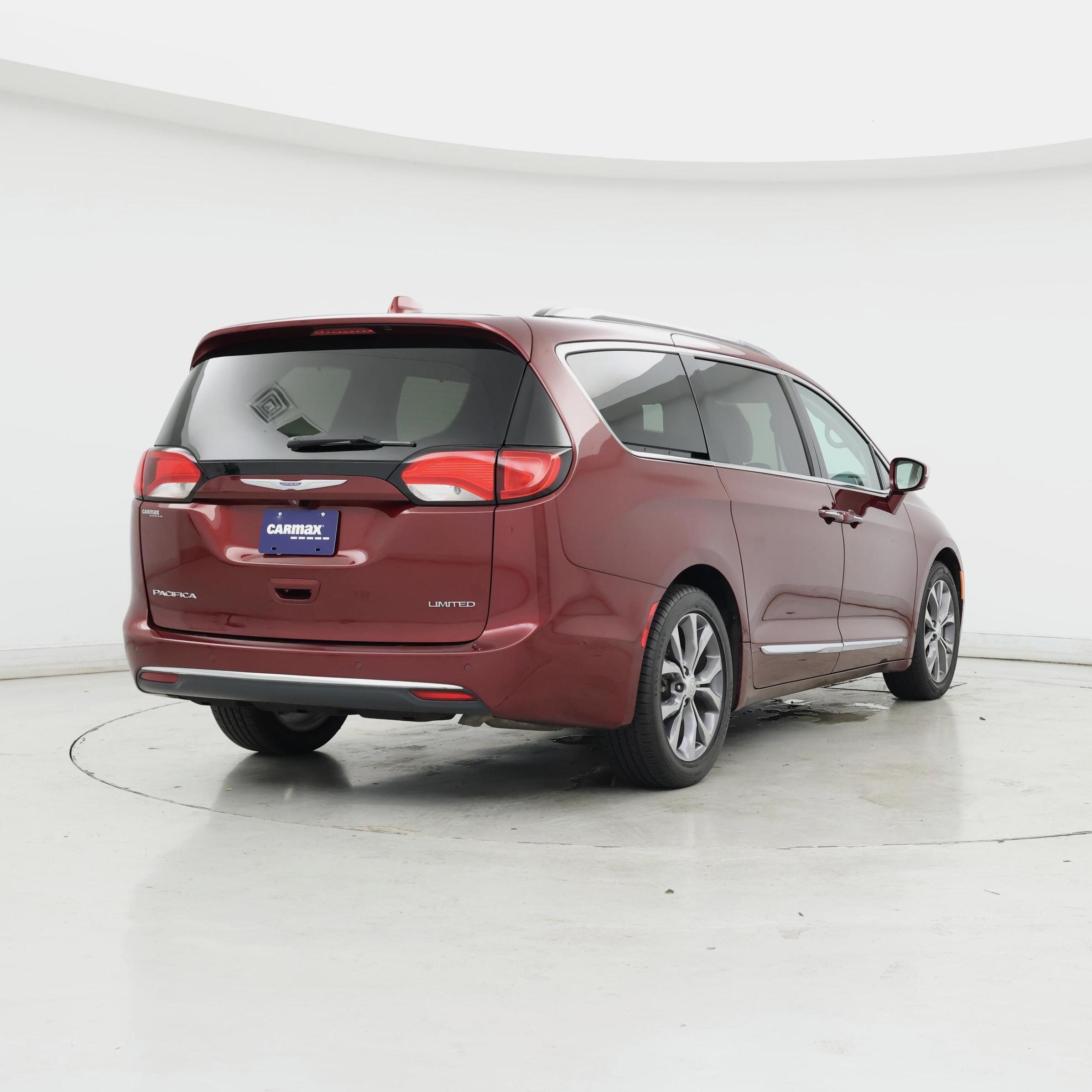 Thumbnail: 2017 Chrysler Pacifica - 8