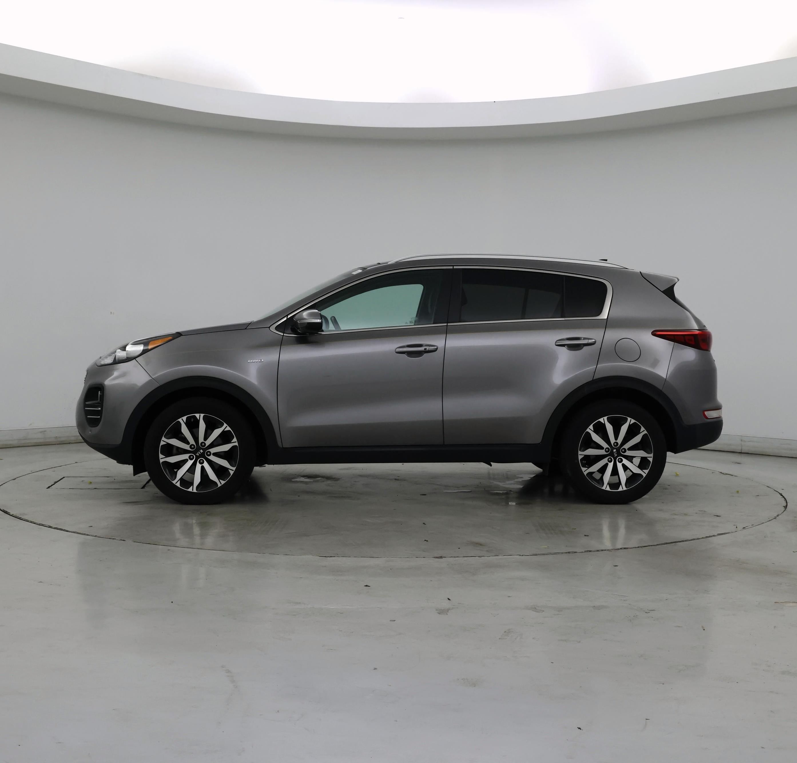 Thumbnail: 2017 Kia Sportage - 3