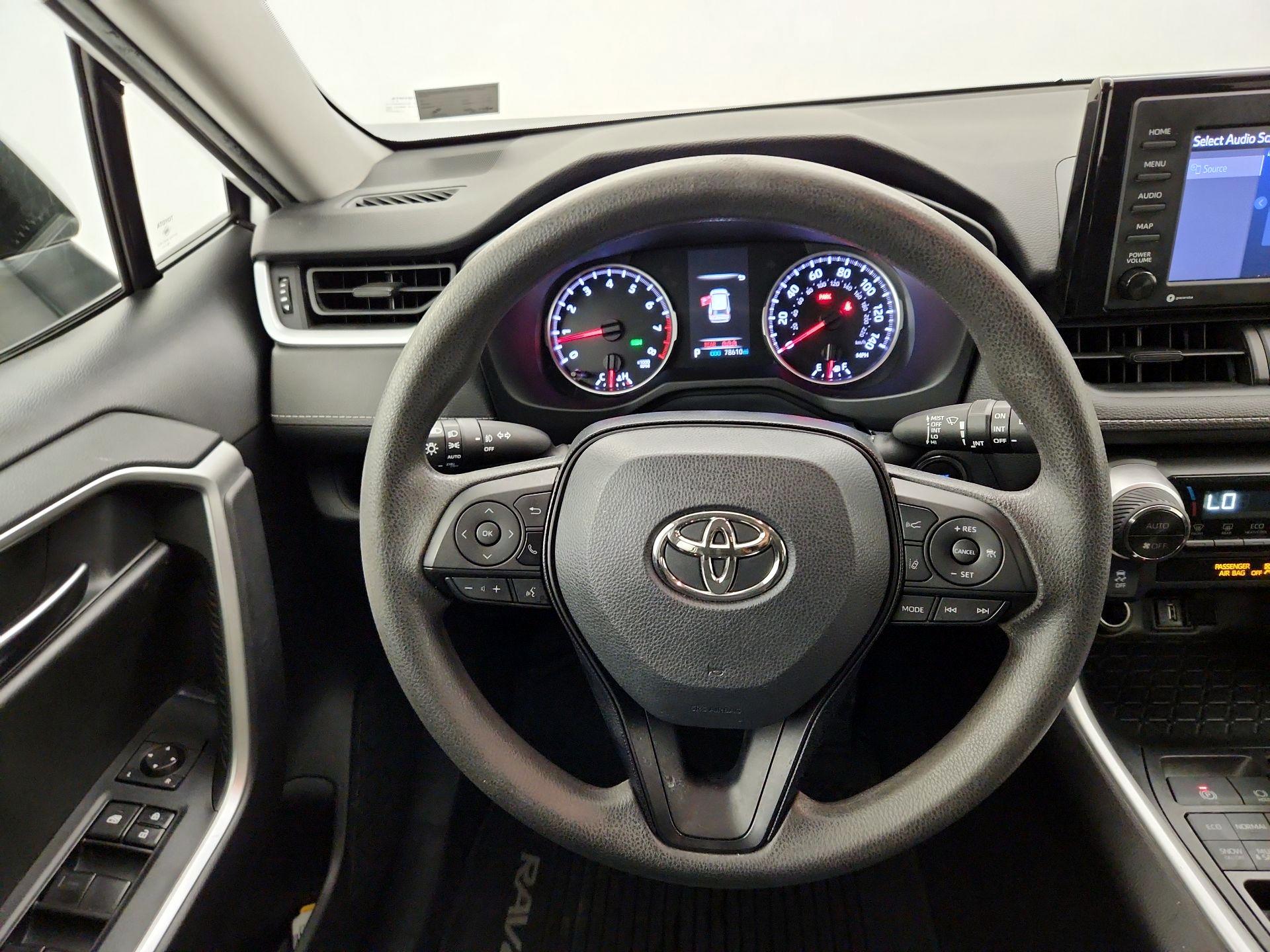 Thumbnail: 2020 Toyota RAV4 - 10