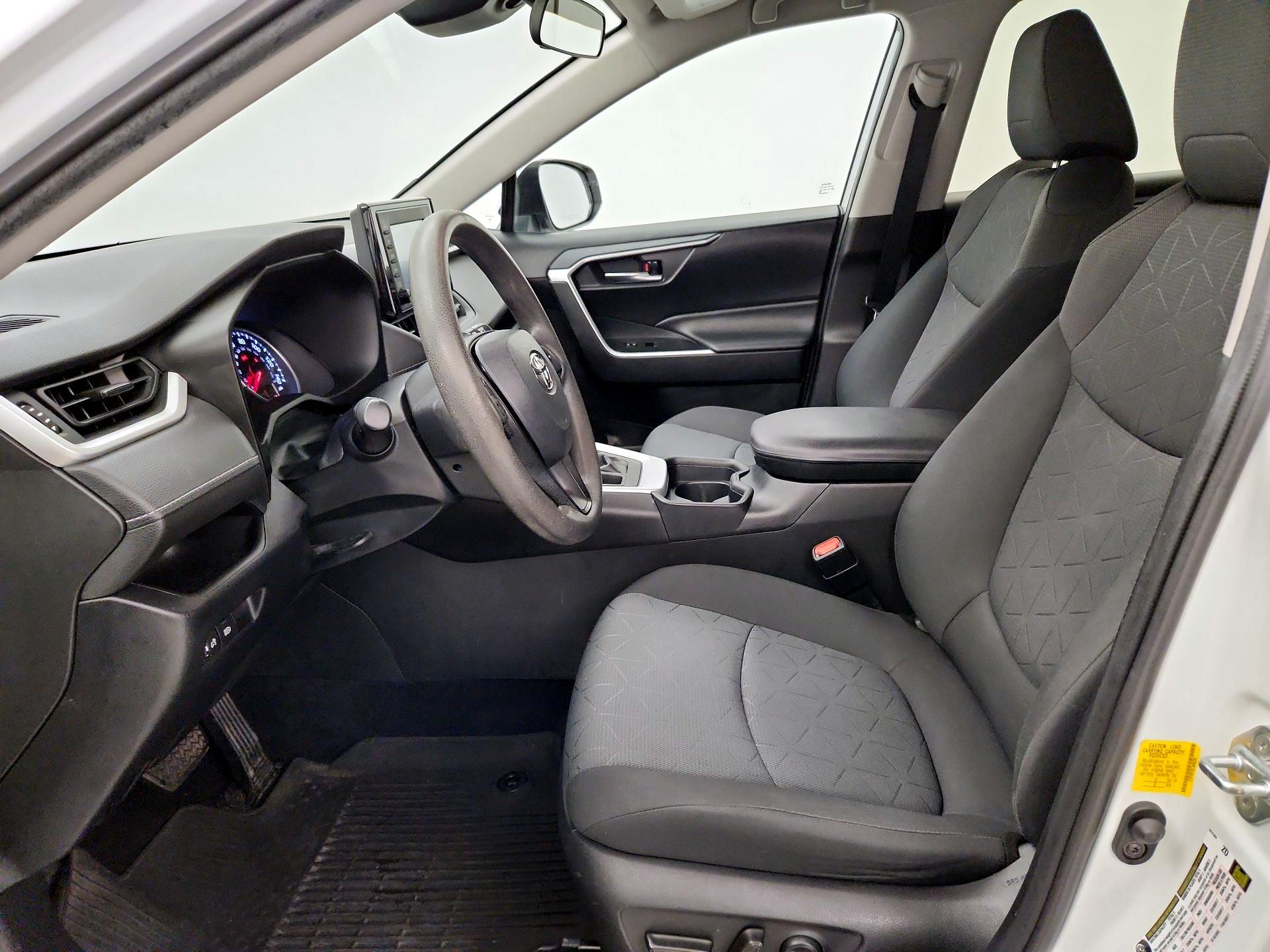 Thumbnail: 2020 Toyota RAV4 - 11