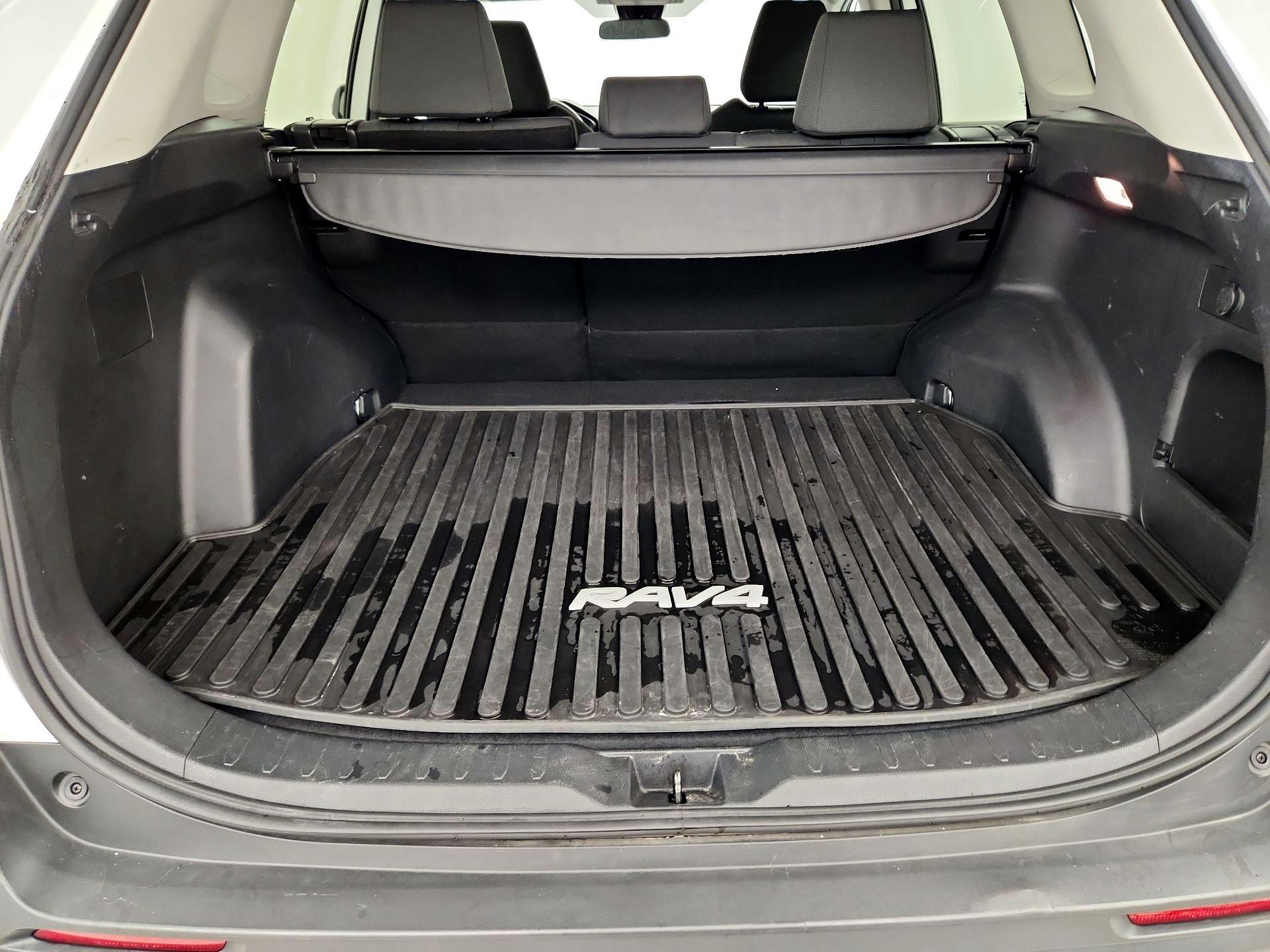 Thumbnail: 2020 Toyota RAV4 - 20