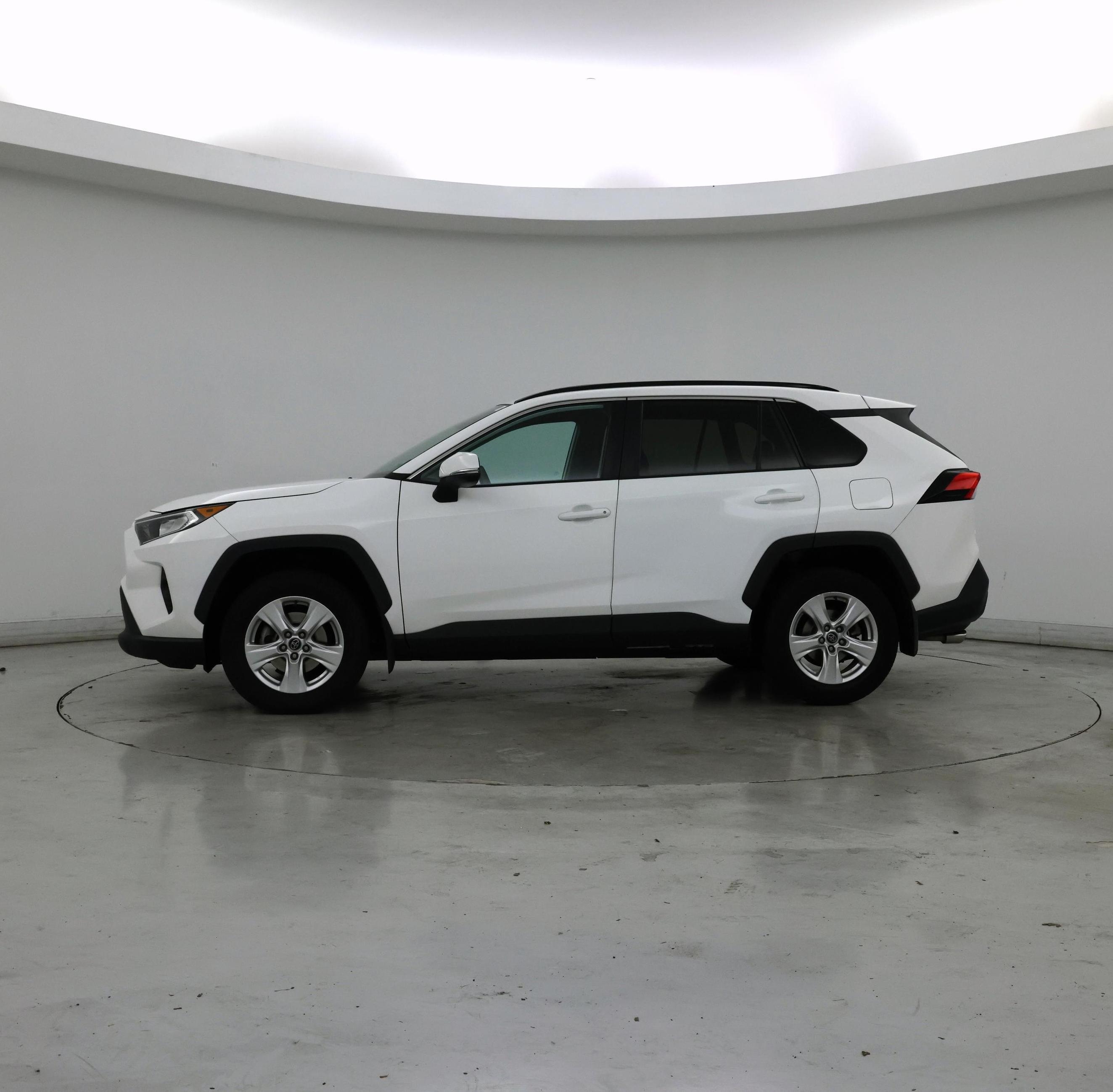 Thumbnail: 2020 Toyota RAV4 - 3