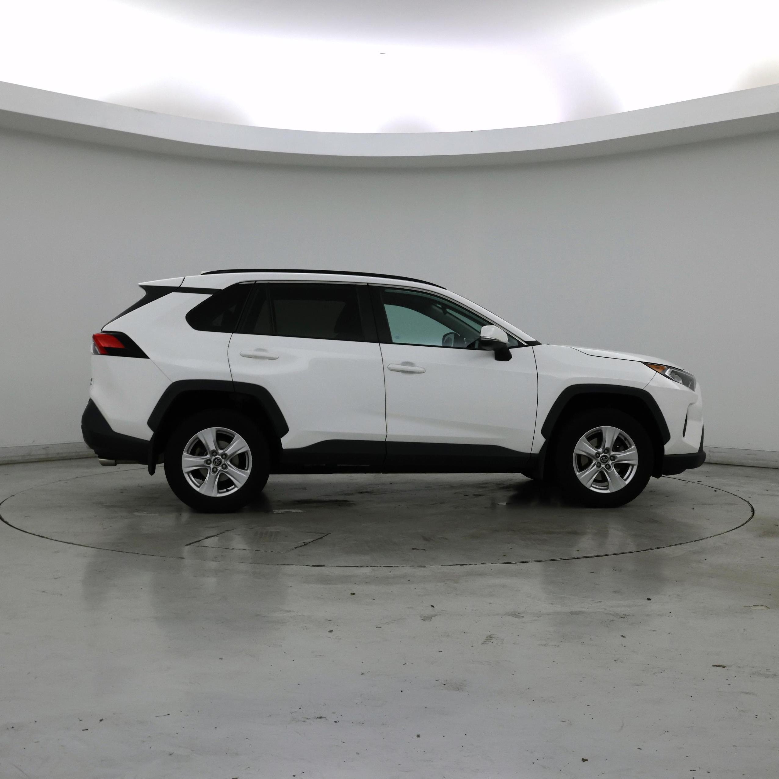 Thumbnail: 2020 Toyota RAV4 - 7