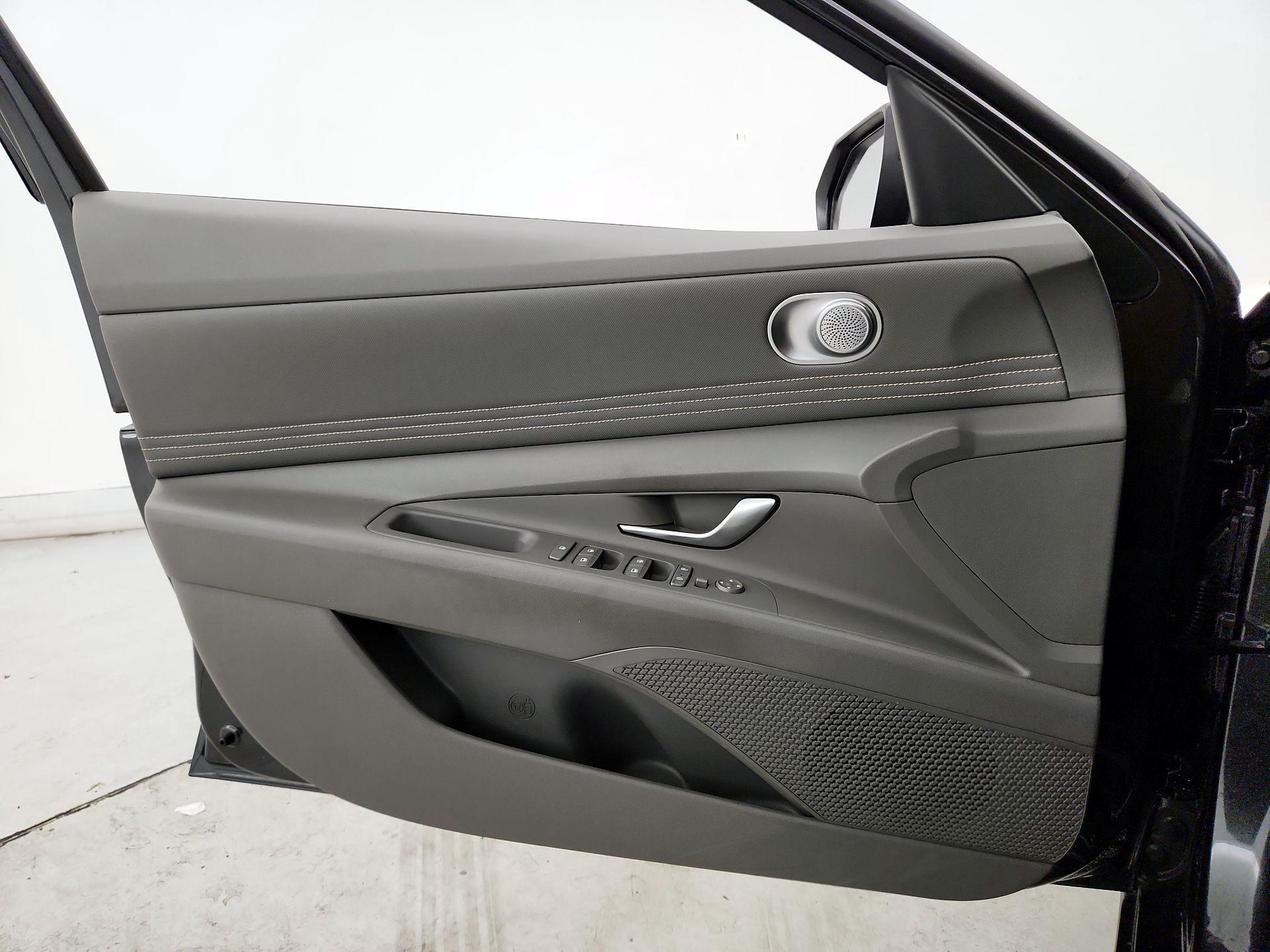 Thumbnail: 2023 Hyundai Elantra - 12