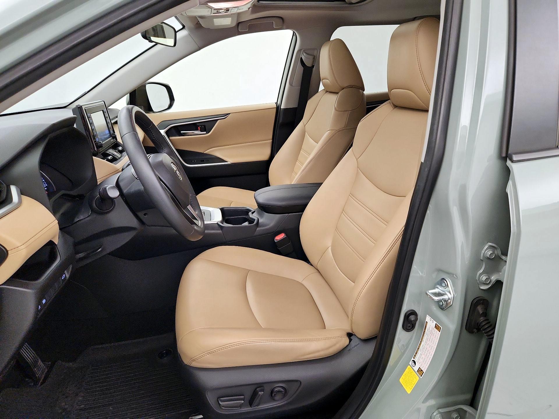 Thumbnail: 2021 Toyota RAV4 - 9