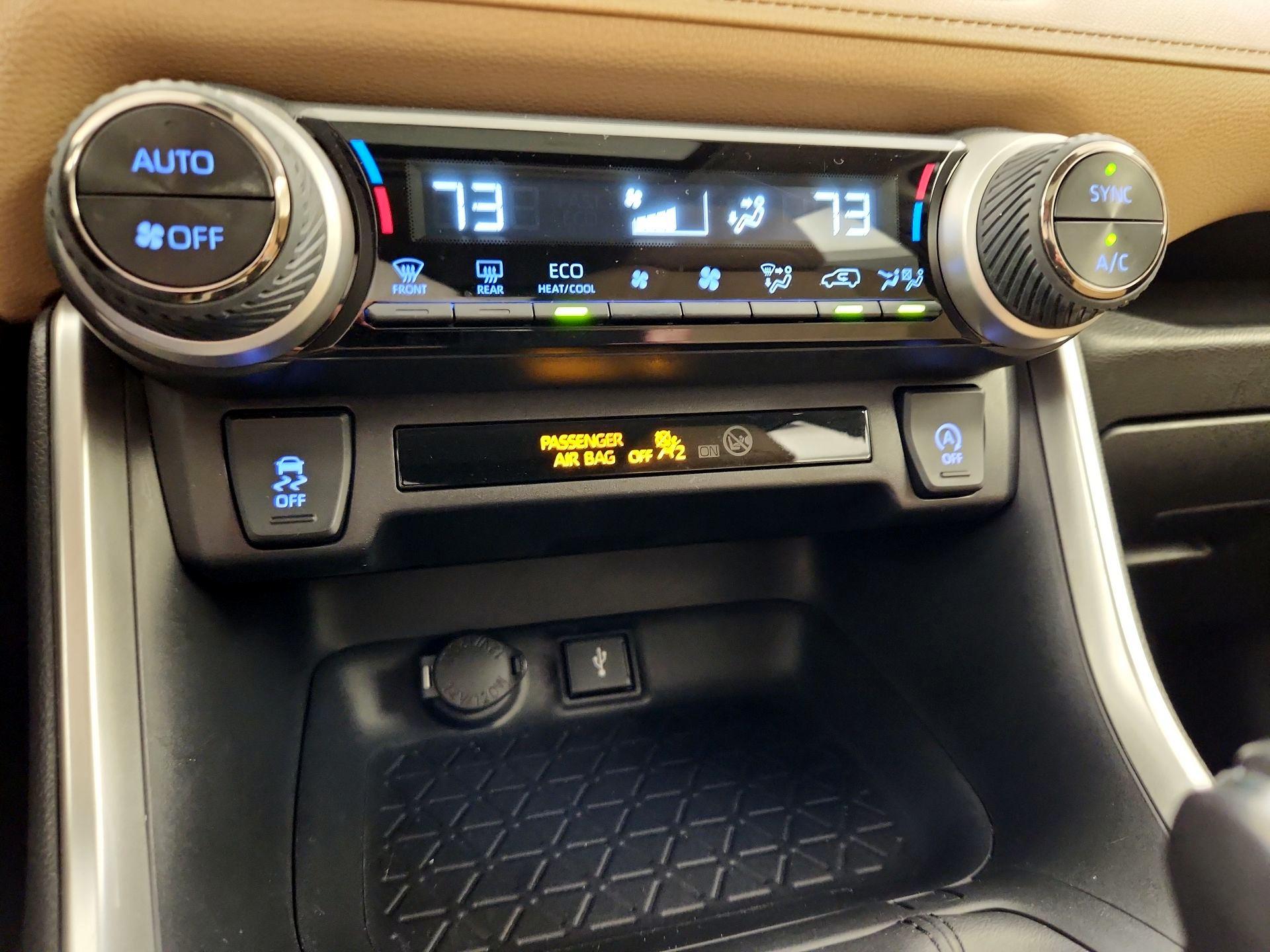 Thumbnail: 2021 Toyota RAV4 - 14